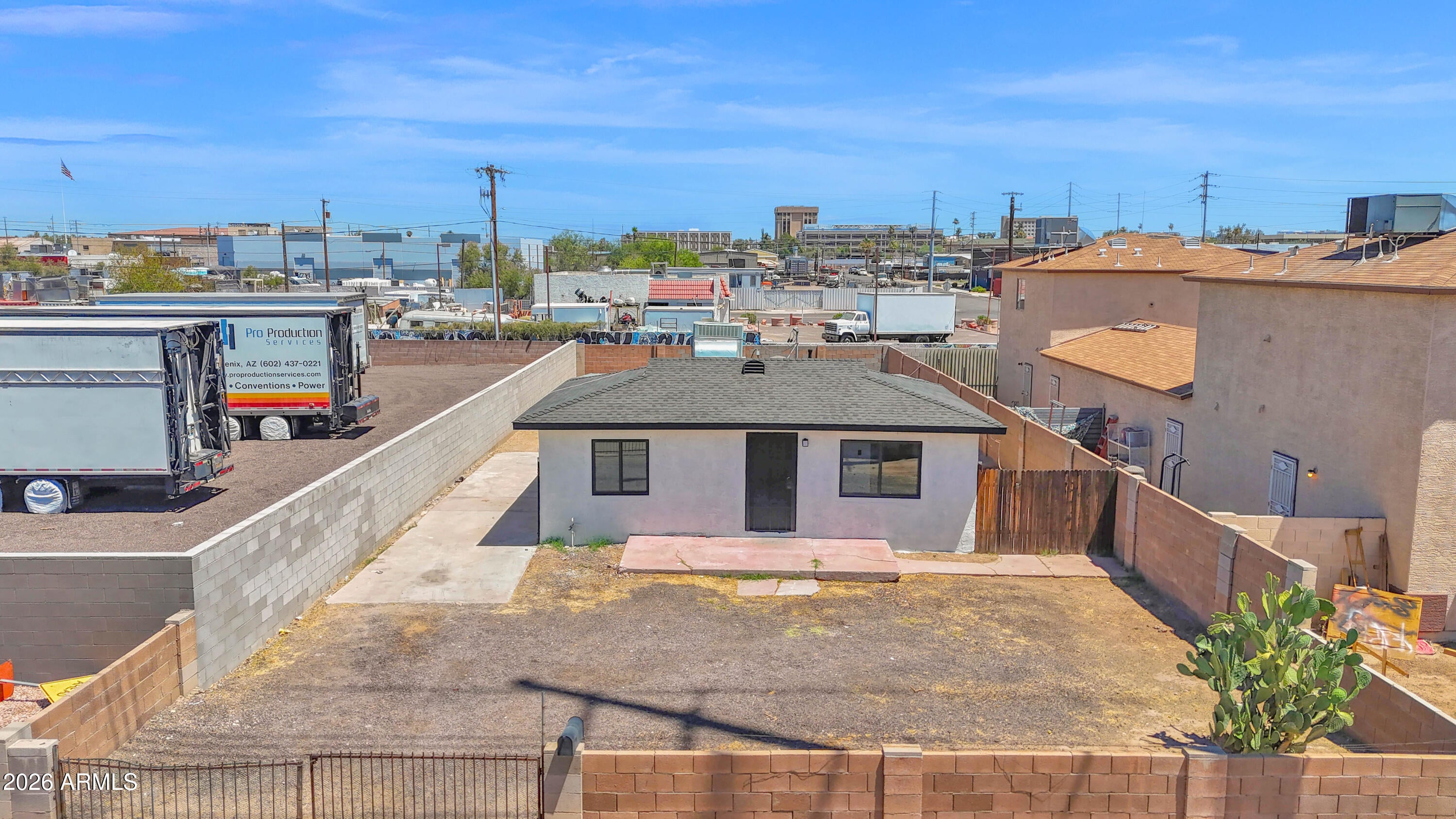 1806 W Sherman Street