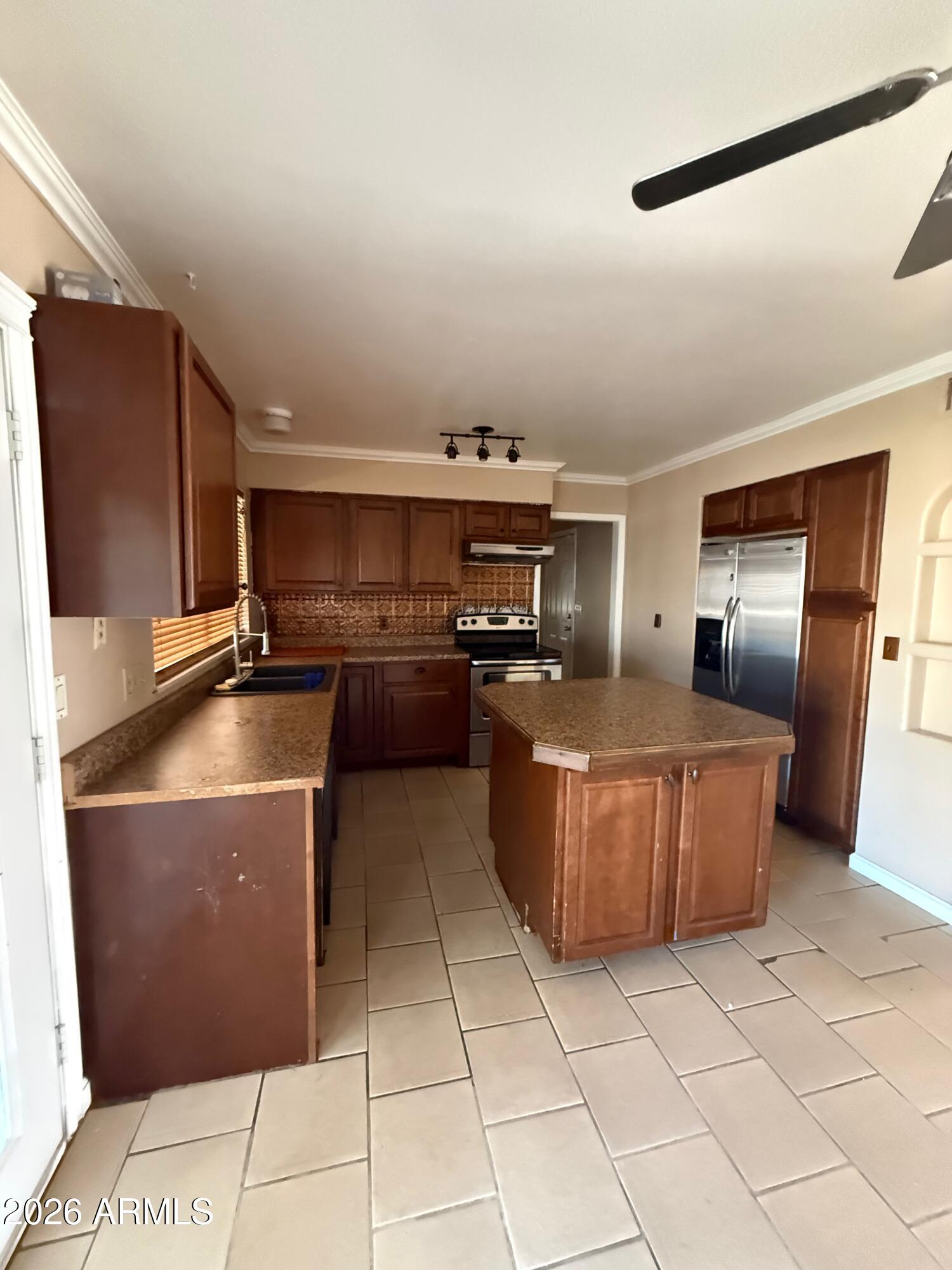 7208 W MULBERRY Drive