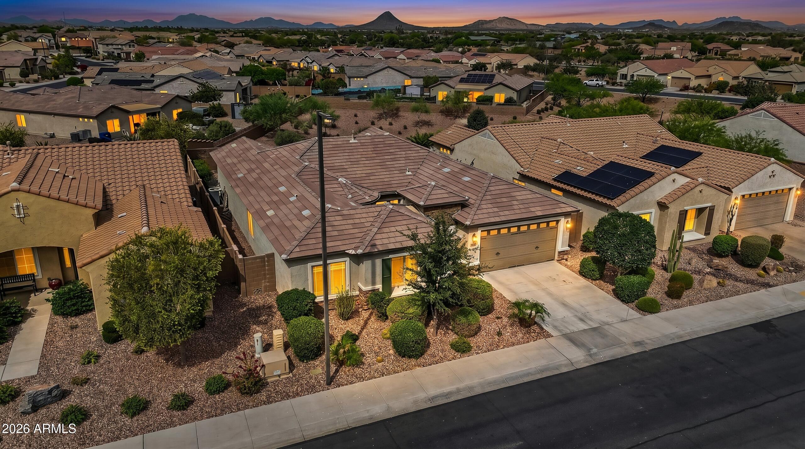 3864 N HUNTINGTON Drive