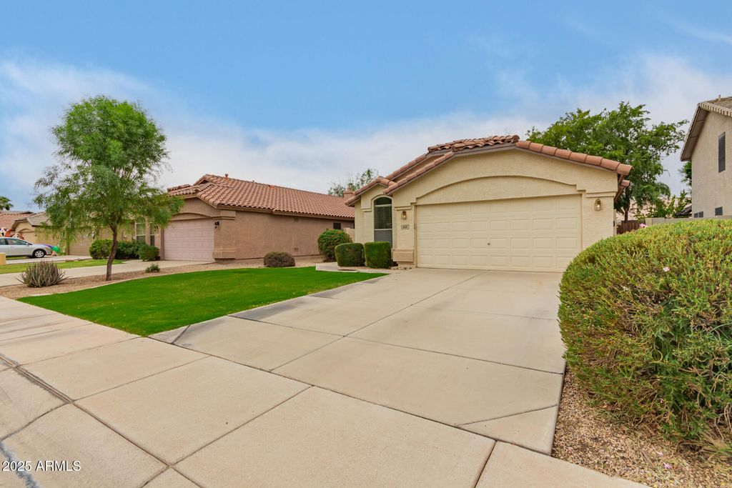 Photo of 669 E Cathy Drive, Gilbert, AZ 85296 (MLS # 6931935)