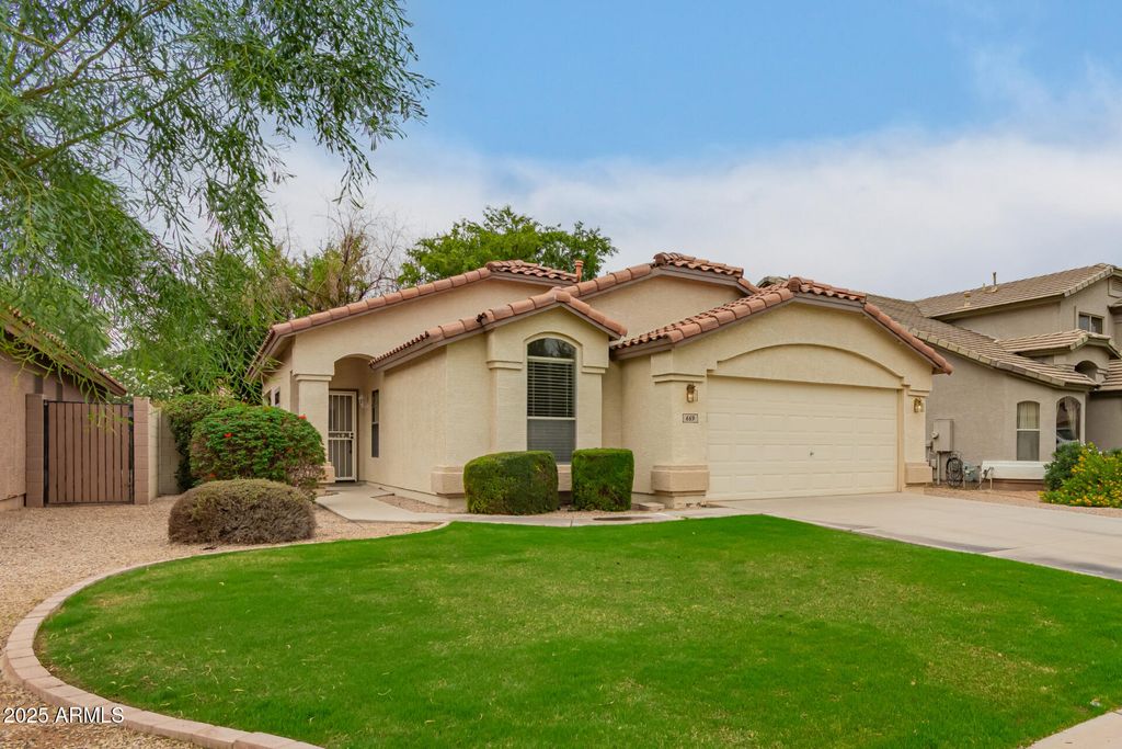 Photo of 669 E Cathy Drive, Gilbert, AZ 85296 (MLS # 6931935)
