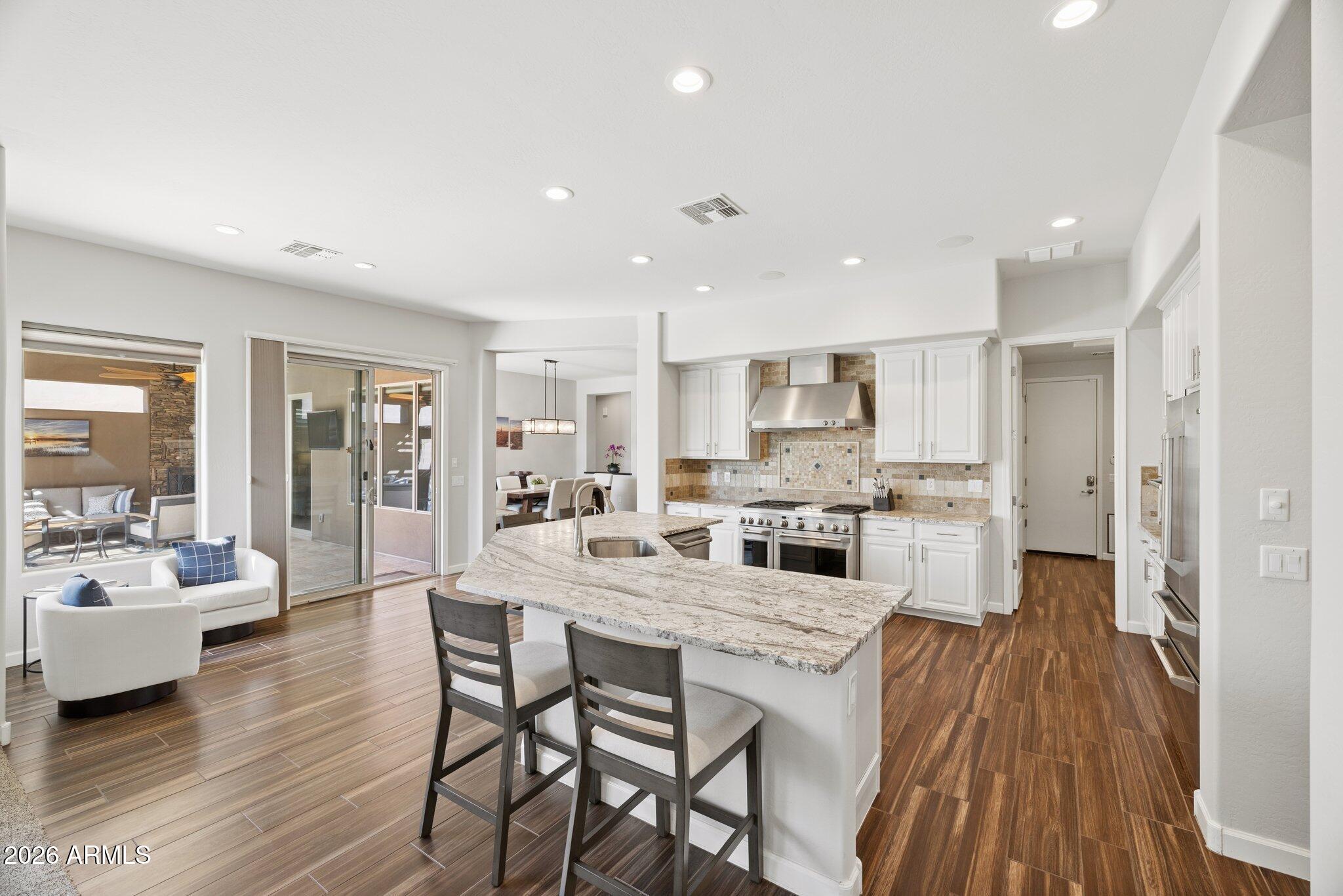 LONE MOUNTAIN - Residential