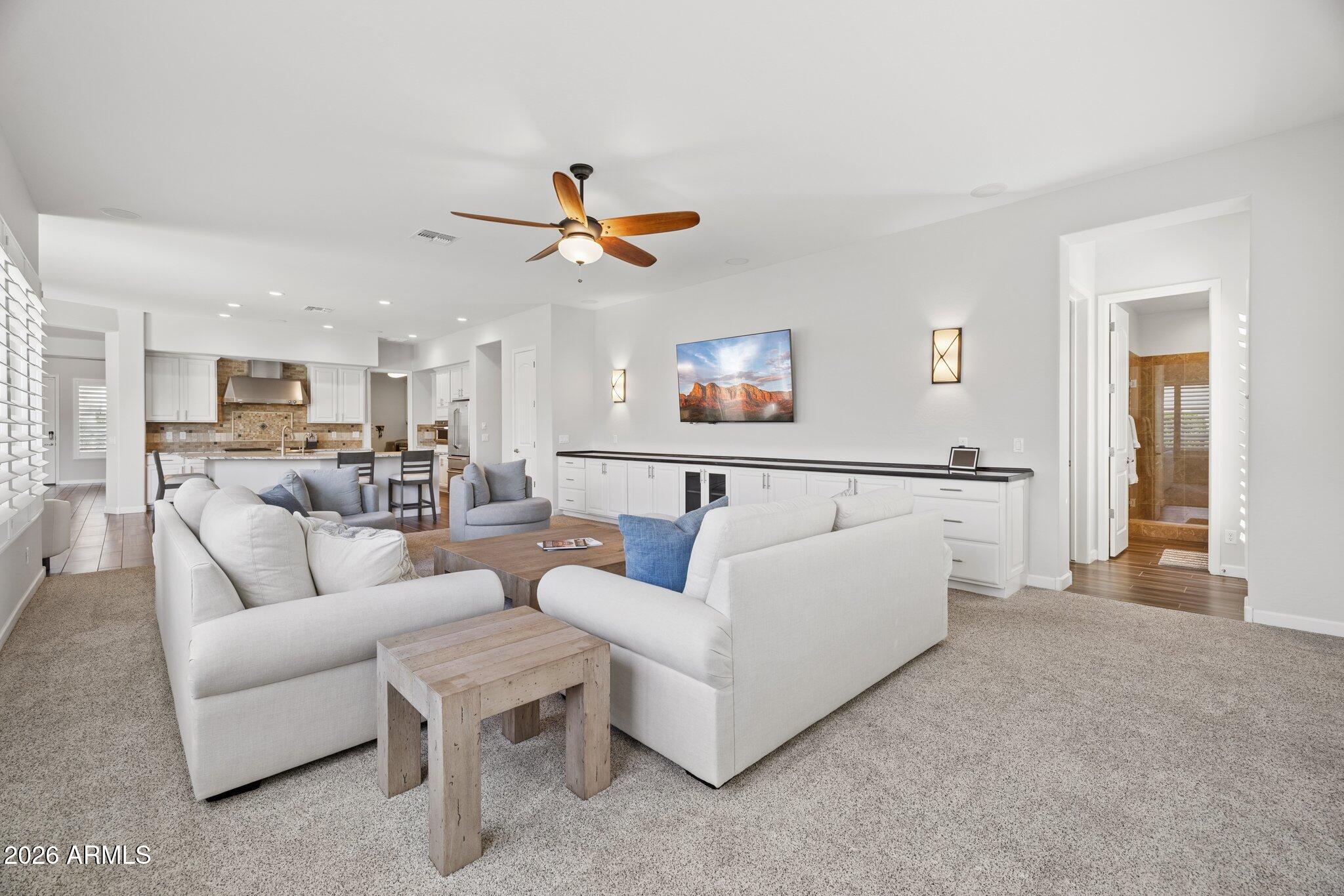 LONE MOUNTAIN - Residential