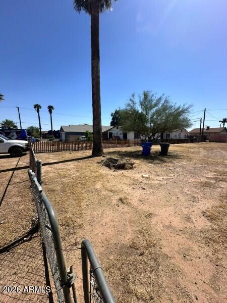 914 S Montezuma Avenue 17,18