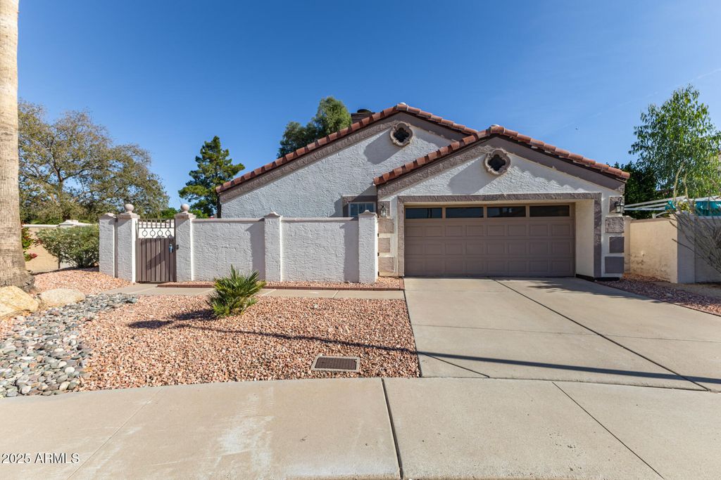 Photo of 18825 N 67th Drive, Glendale, AZ 85308 (MLS # 6954193)