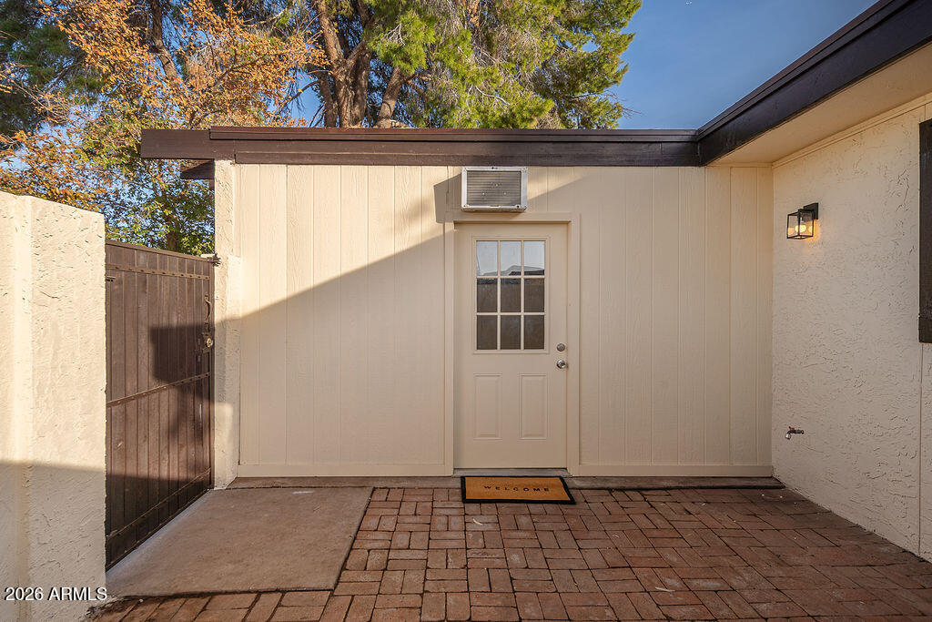 720 S DOBSON Road 85