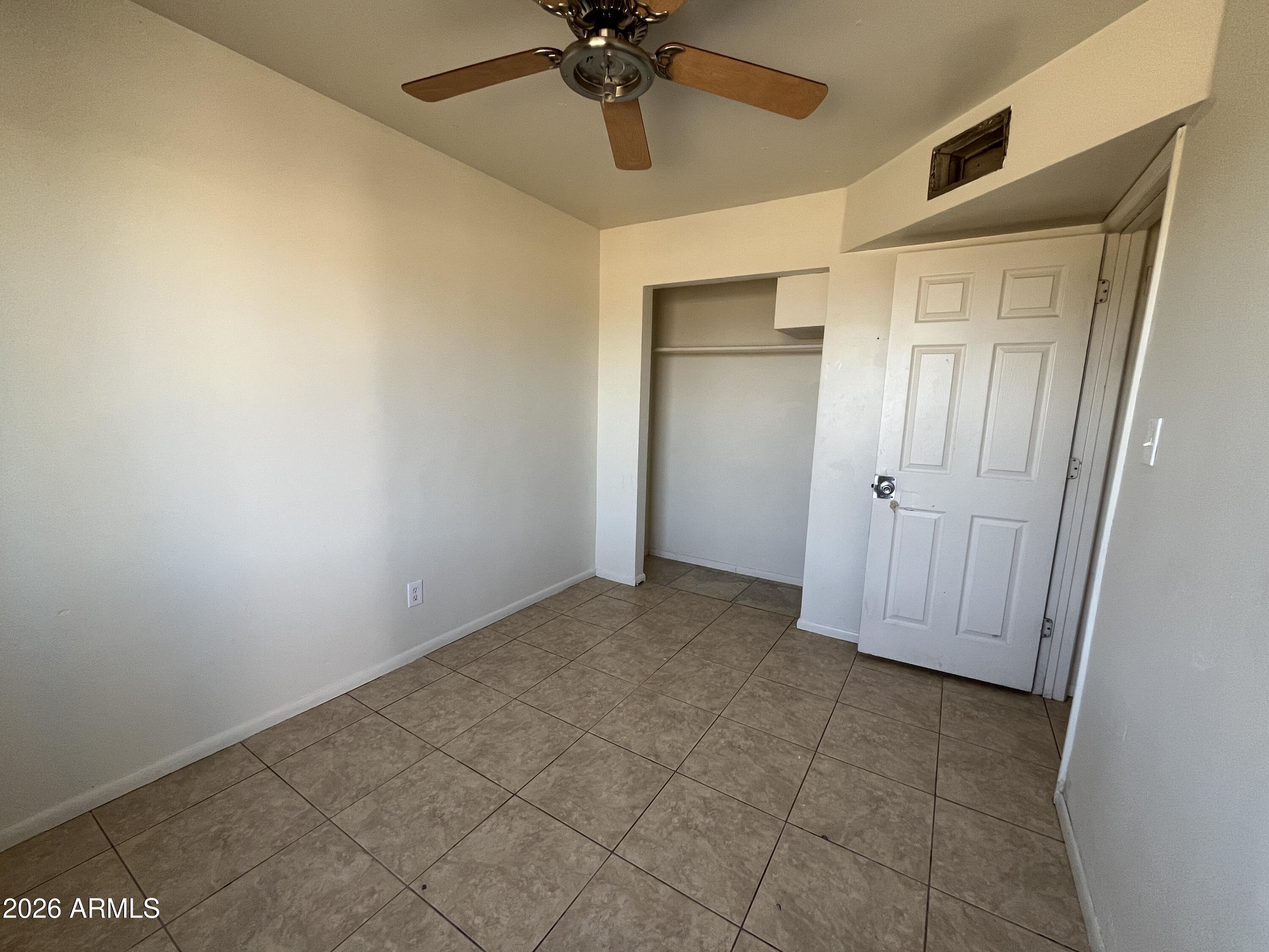 1321 W VOGEL Avenue