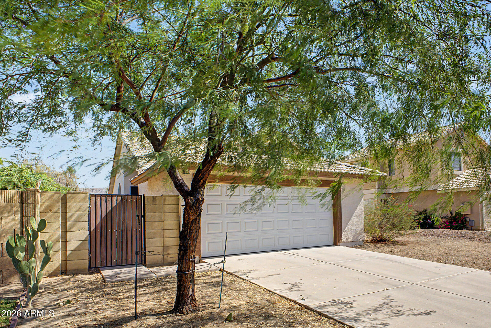 1621 E DARREL Road