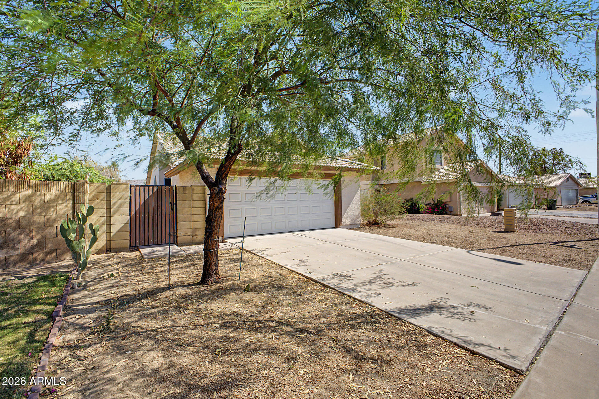 1621 E DARREL Road
