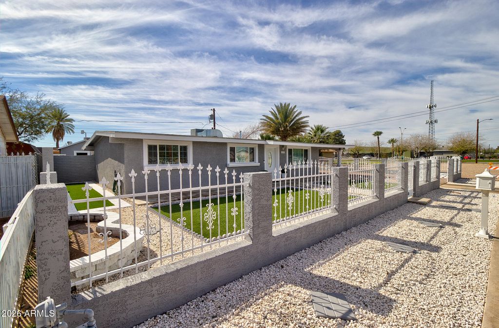 Photo of 101 E 7th Street, Eloy, AZ 85131 (MLS # 6983457)