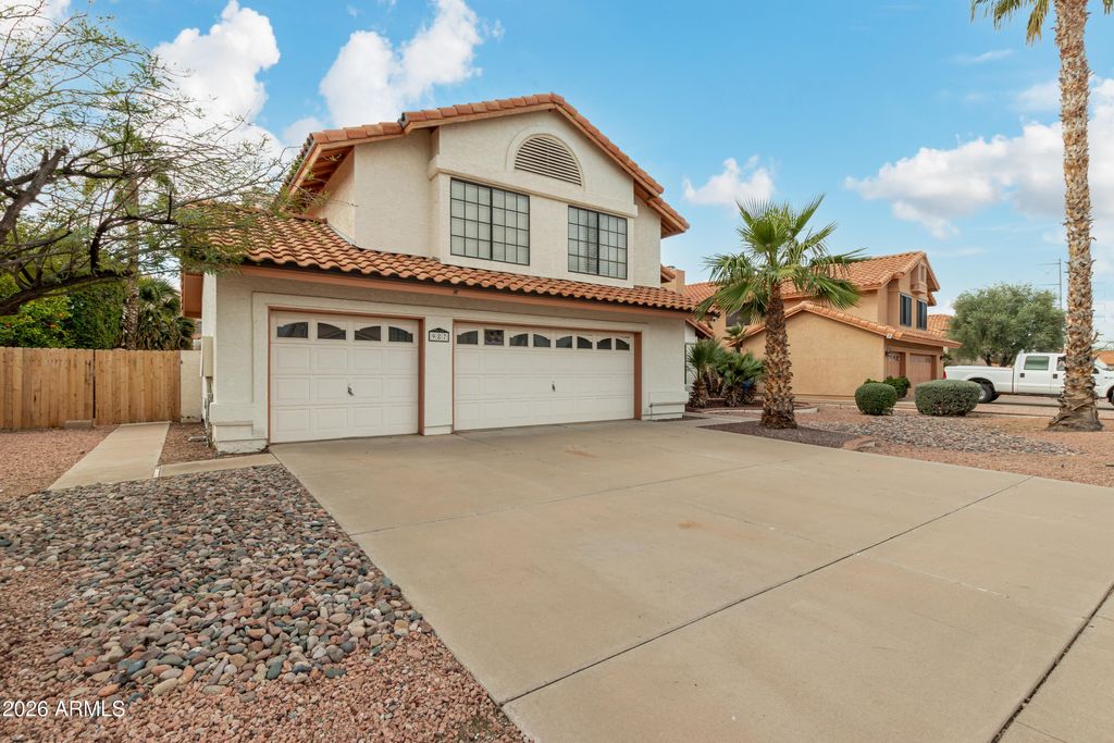 Photo of 987 E Divot Drive, Tempe, AZ 85283 (MLS # 6975735)