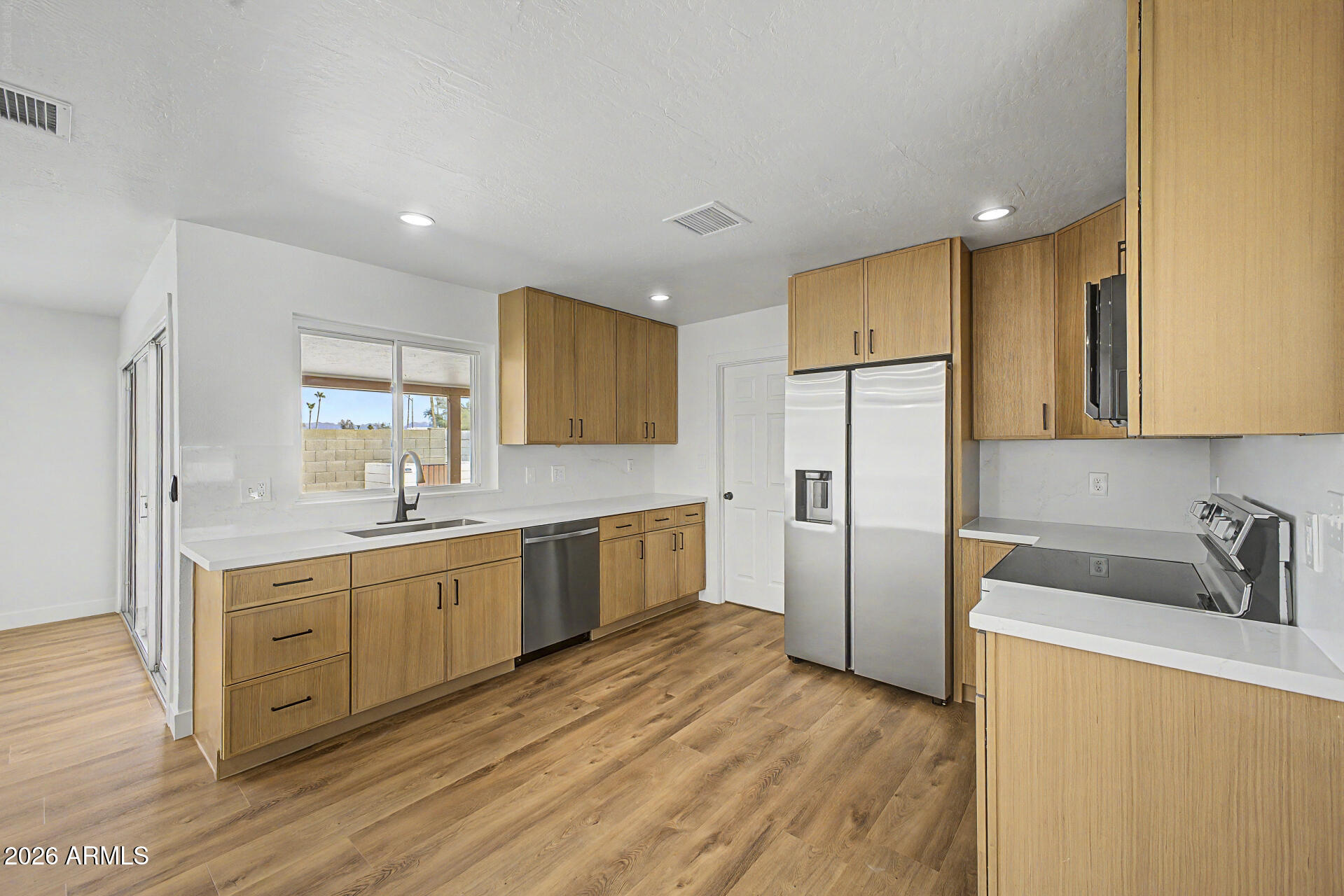 3508 E LARKSPUR Drive