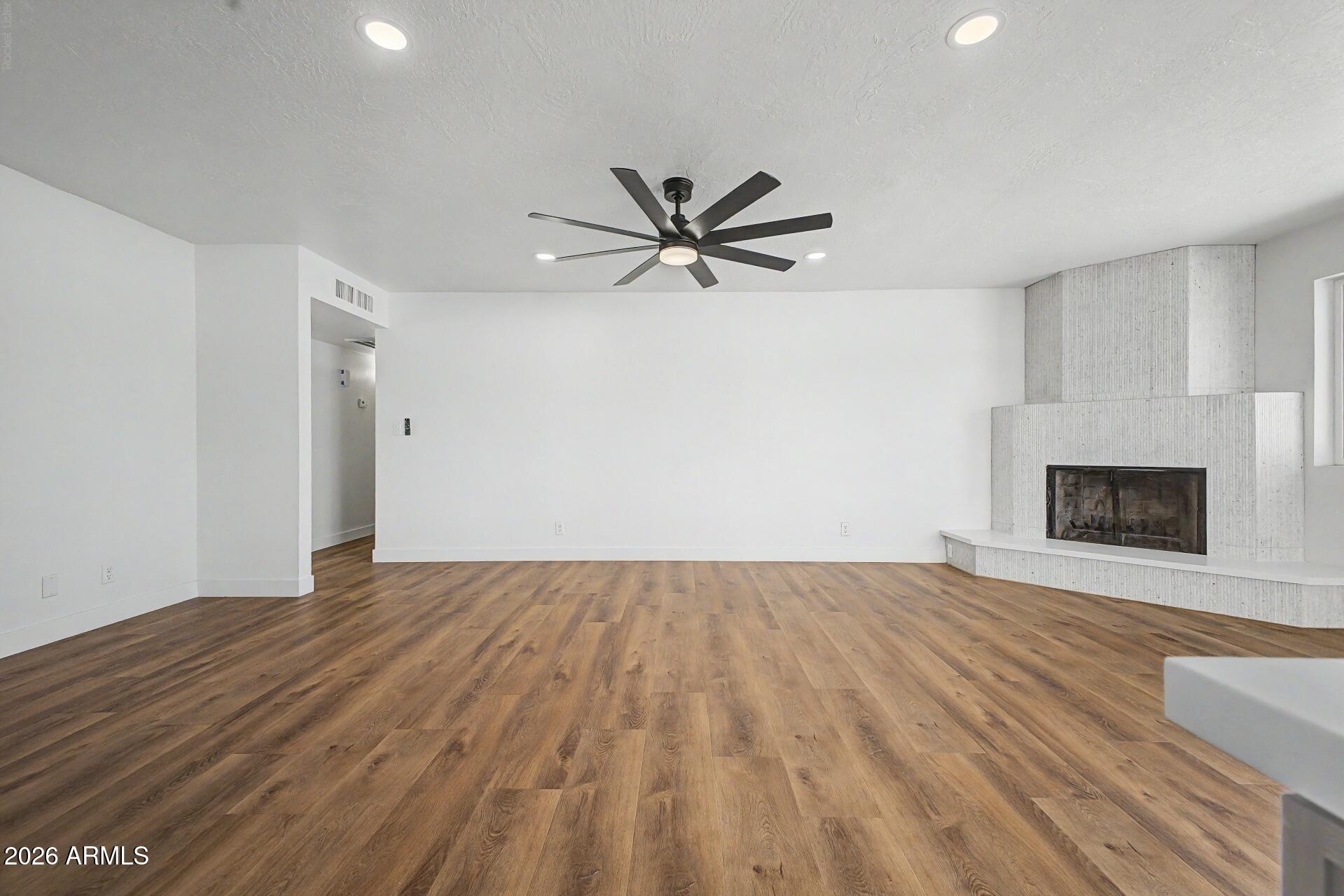 3508 E LARKSPUR Drive