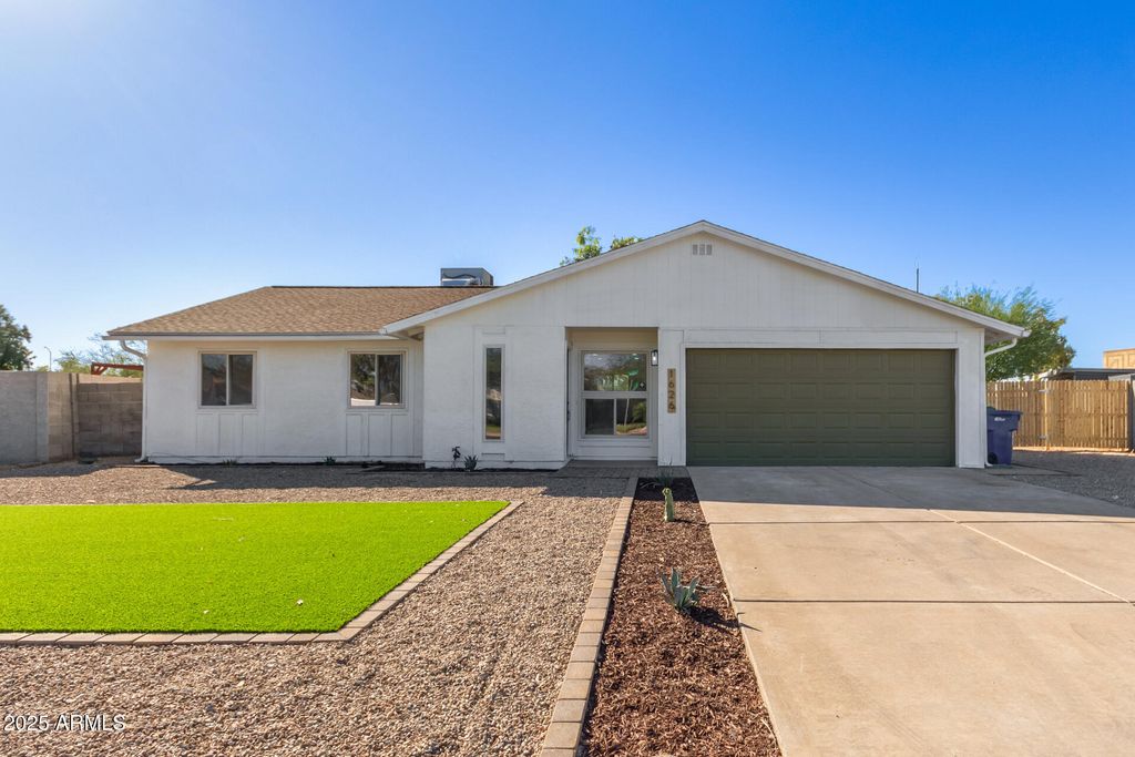 Photo of 1626 S Gaylord, Mesa, AZ 85204 (MLS # 6930090)