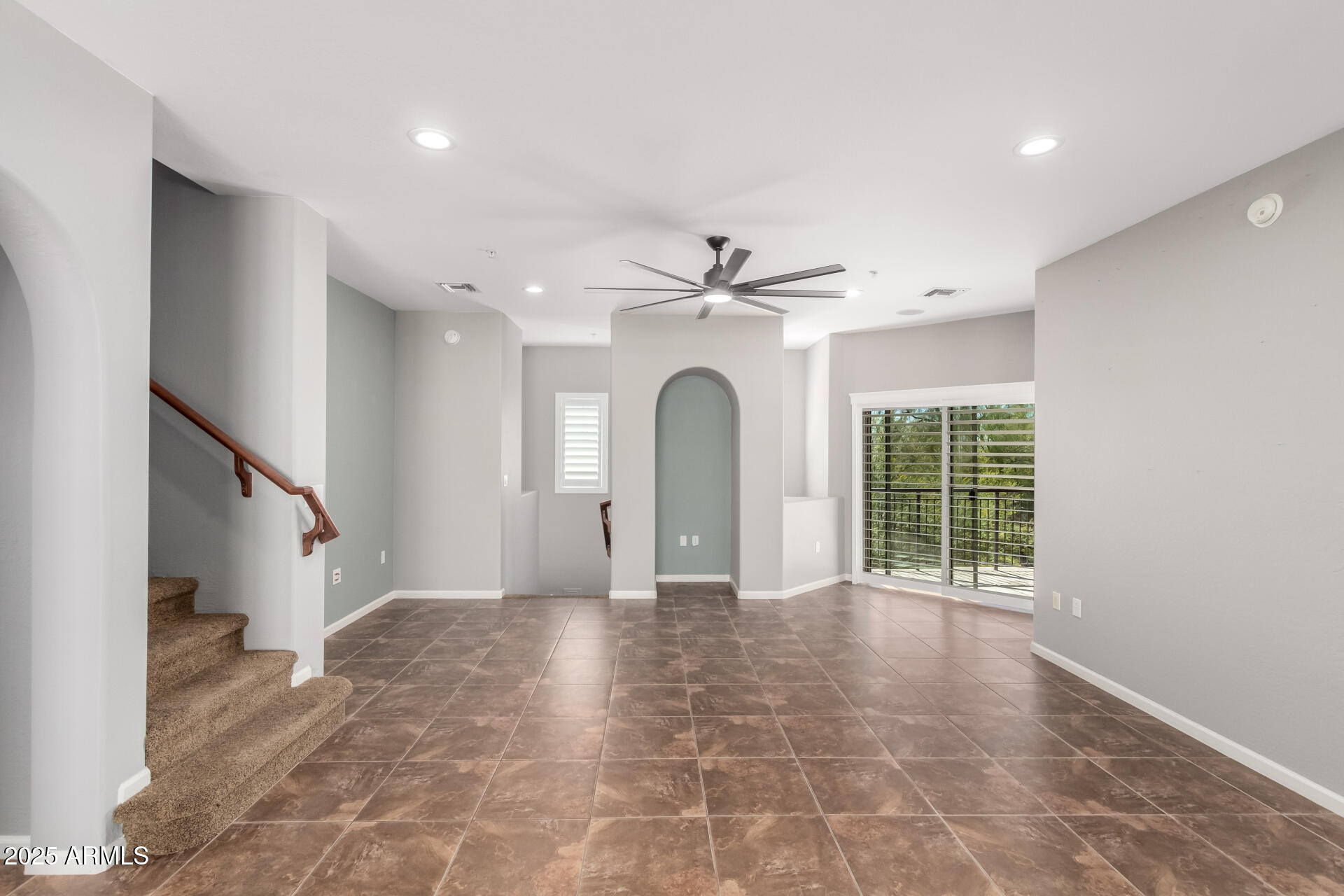 3935 E ROUGH RIDER Road 1076