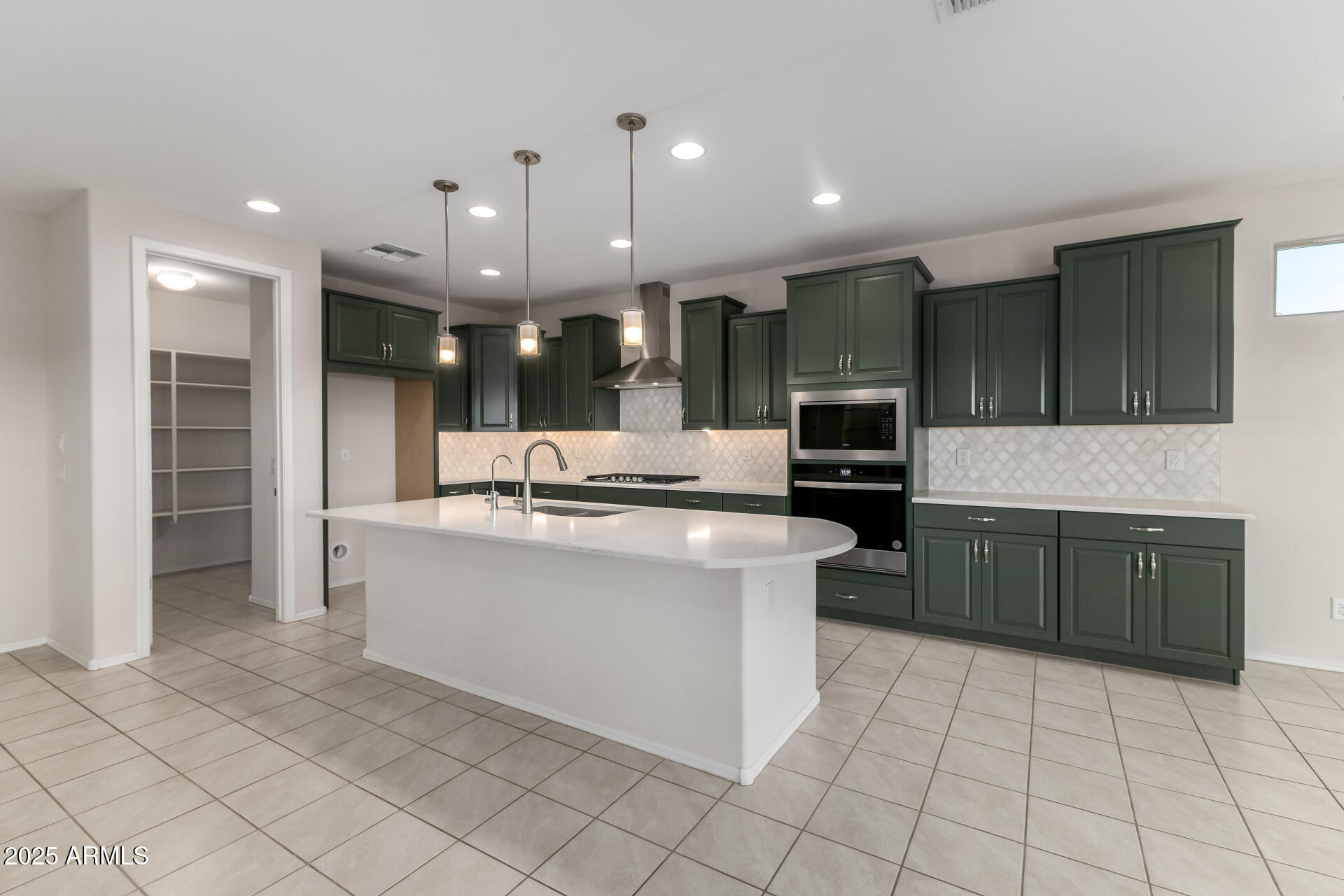 2991 N RIVERSIDE Drive