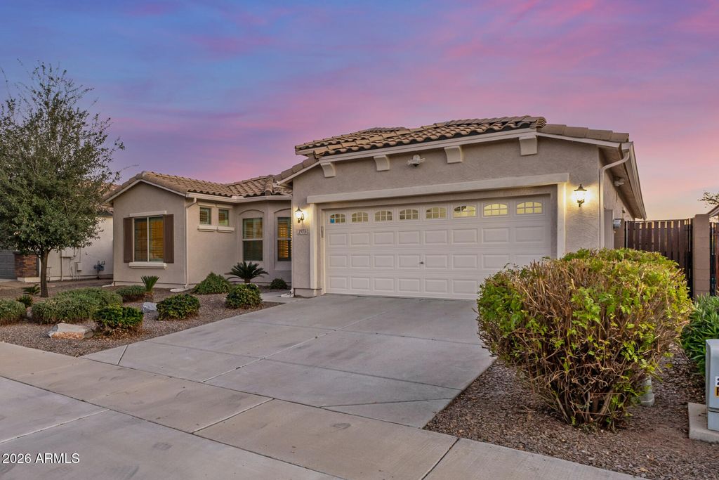 Photo of 2973 E Santa Fe Lane, Gilbert, AZ 85297 (MLS # 6989691)