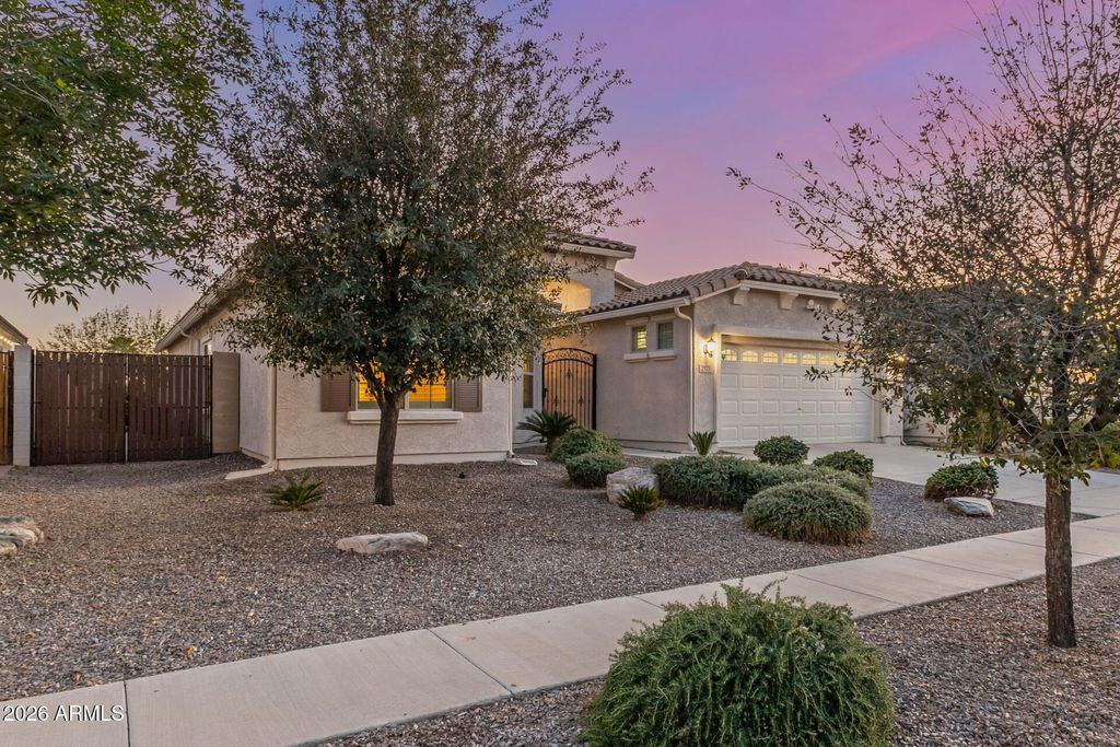 Photo of 2973 E Santa Fe Lane, Gilbert, AZ 85297 (MLS # 6989691)