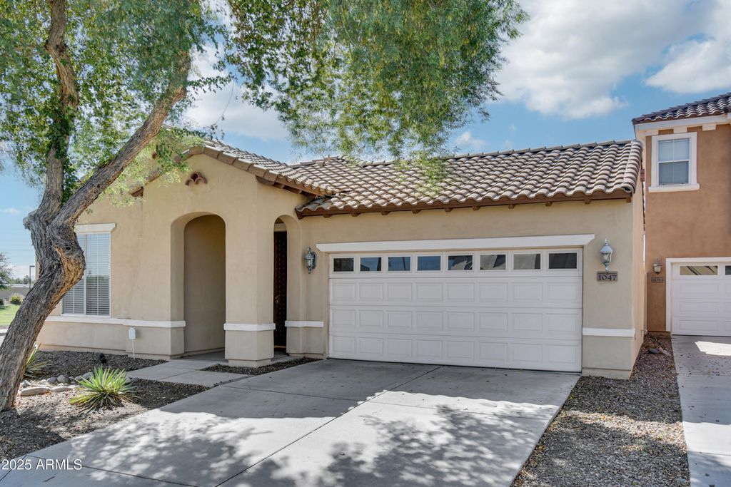 Photo of 1047 W Caroline Lane, Tempe, AZ 85284 (MLS # 6926877)