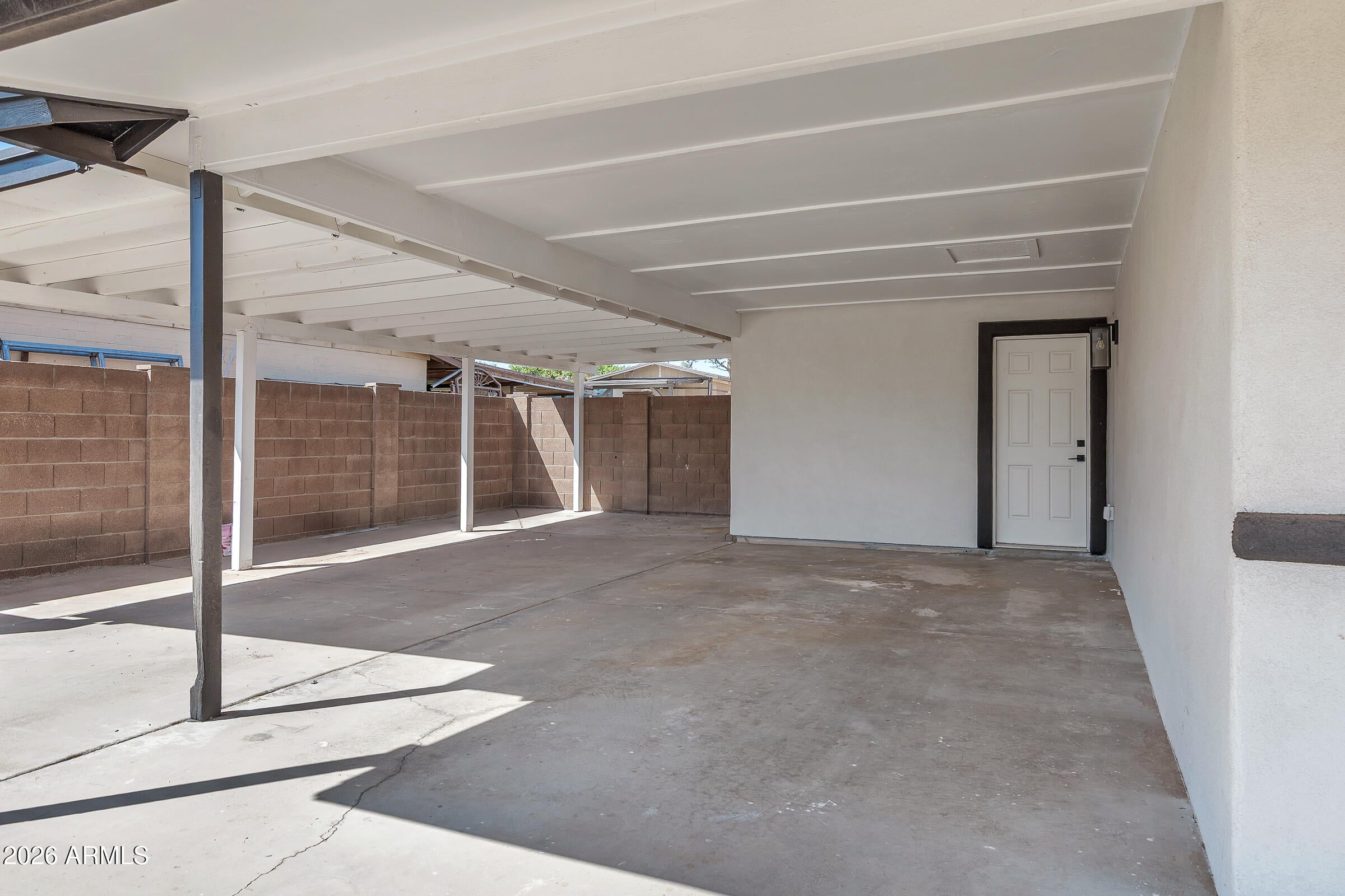 7106 W WILSHIRE Drive