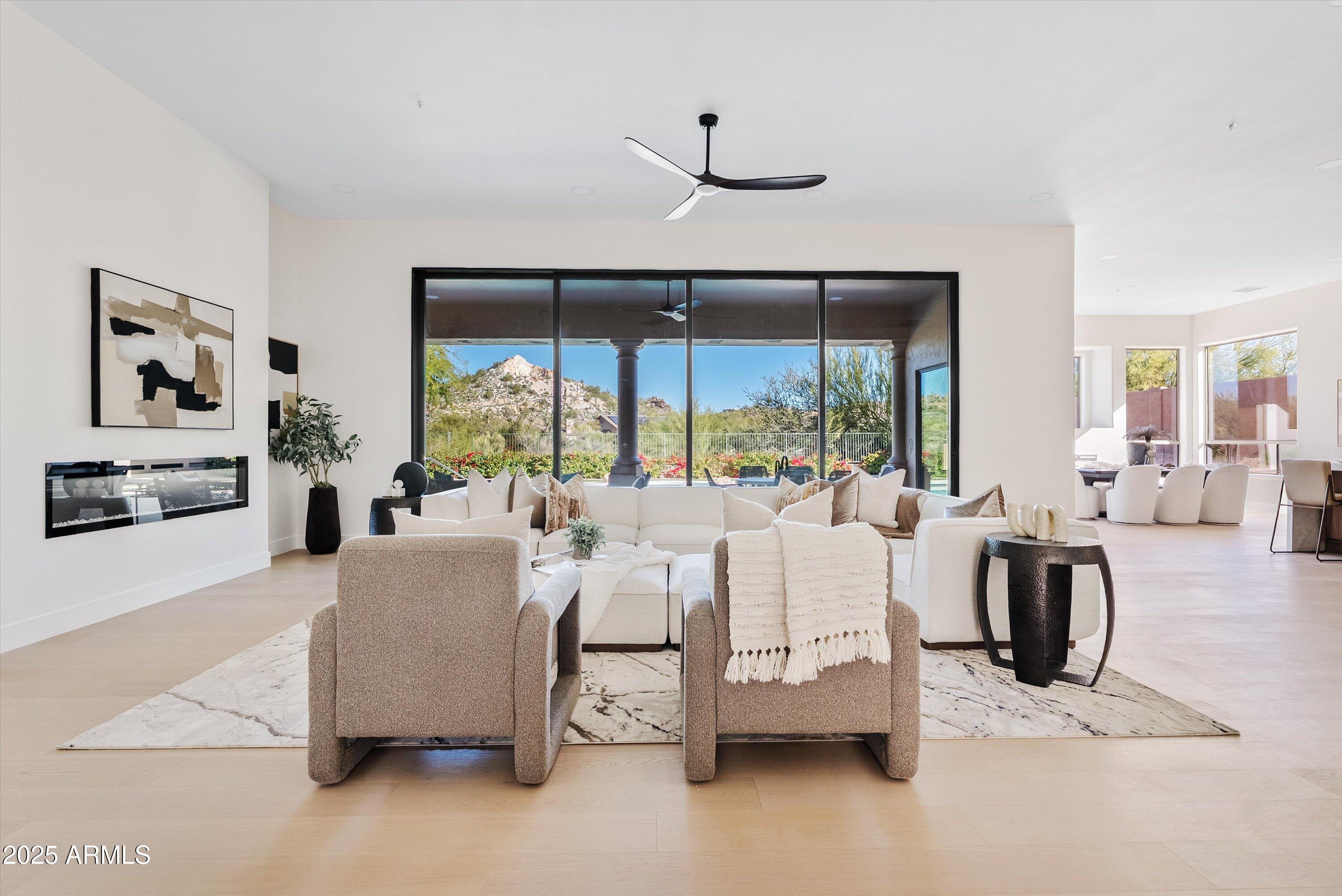 11792 E SAND HILLS Road