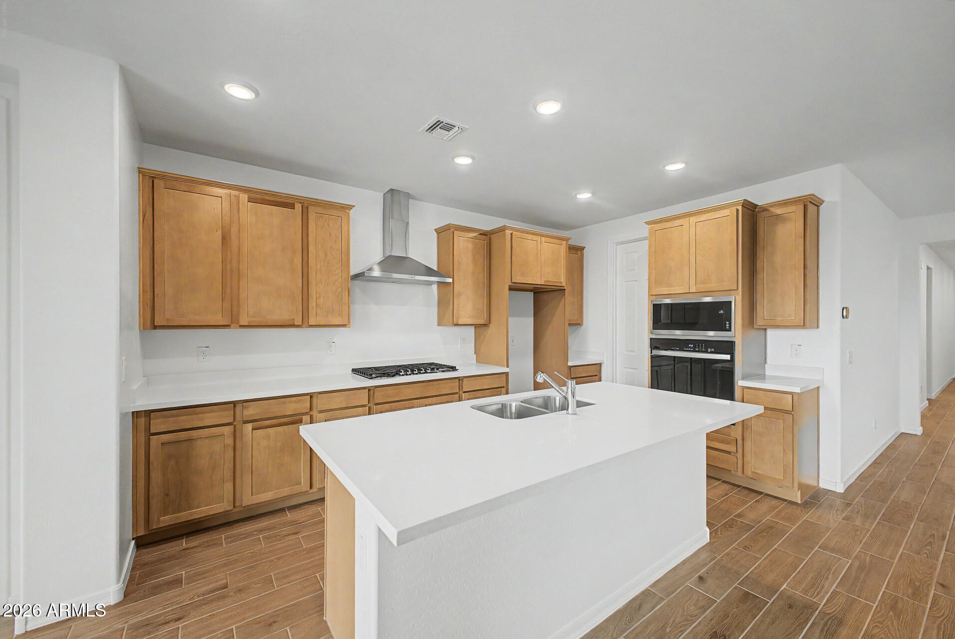 675 W Riparian Drive