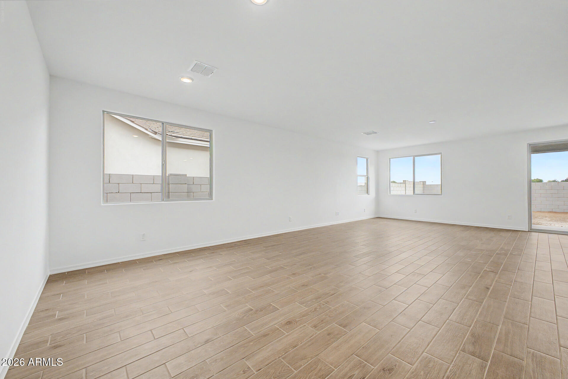 675 W Riparian Drive