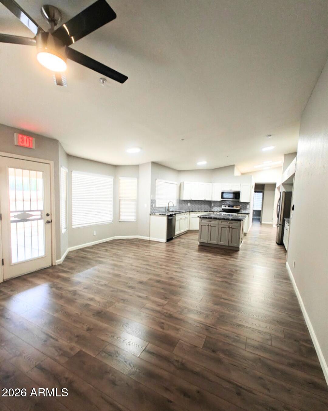 4038 E THISTLE LANDING Drive