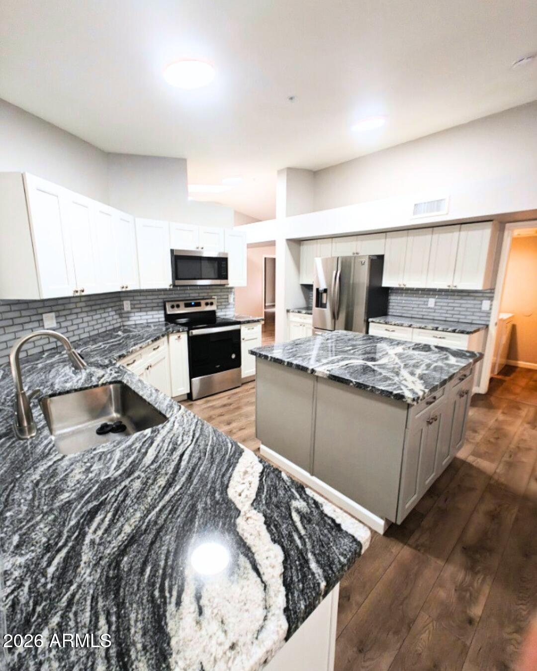 4038 E THISTLE LANDING Drive