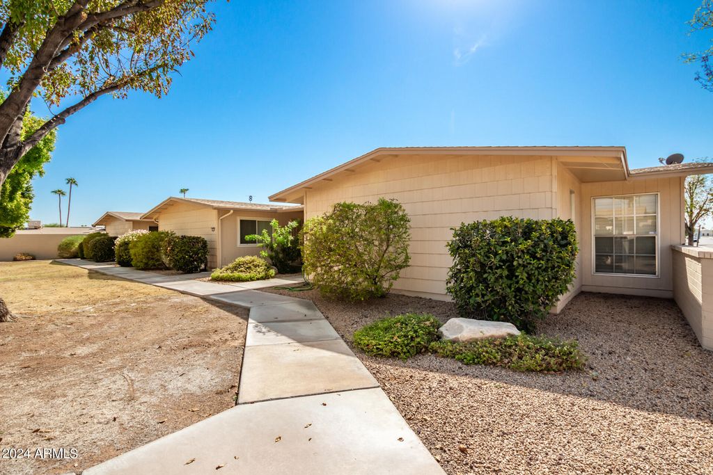Photo of 10477 W Highwood Lane, Sun City, AZ 85373 (MLS # 6897221)