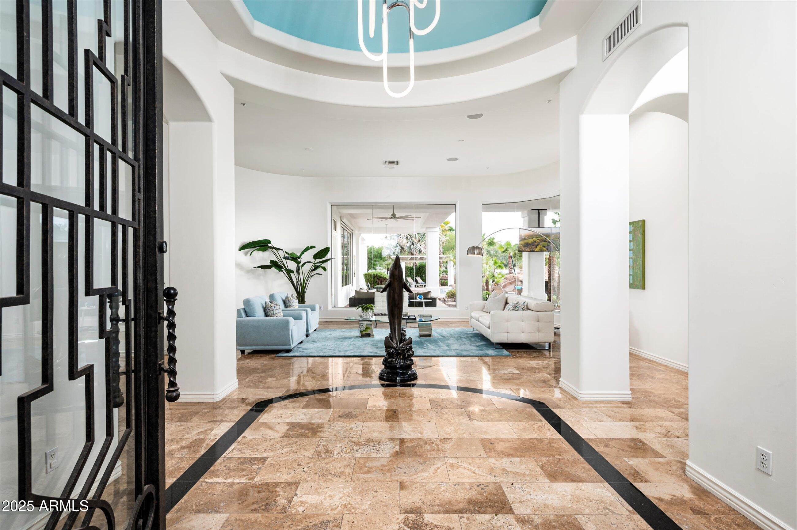 5901 E MOUNTAIN VIEW Road