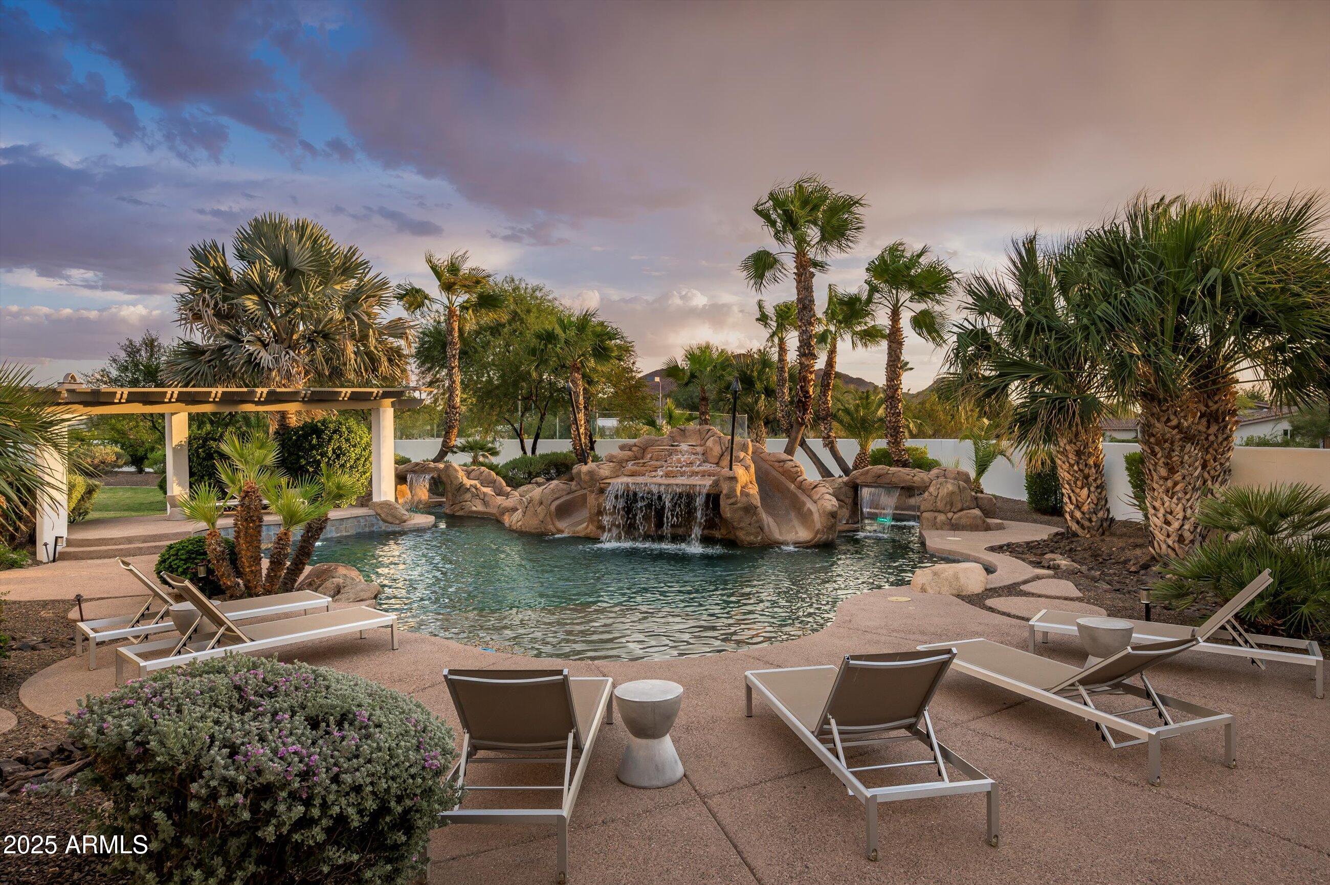 5901 E MOUNTAIN VIEW Road