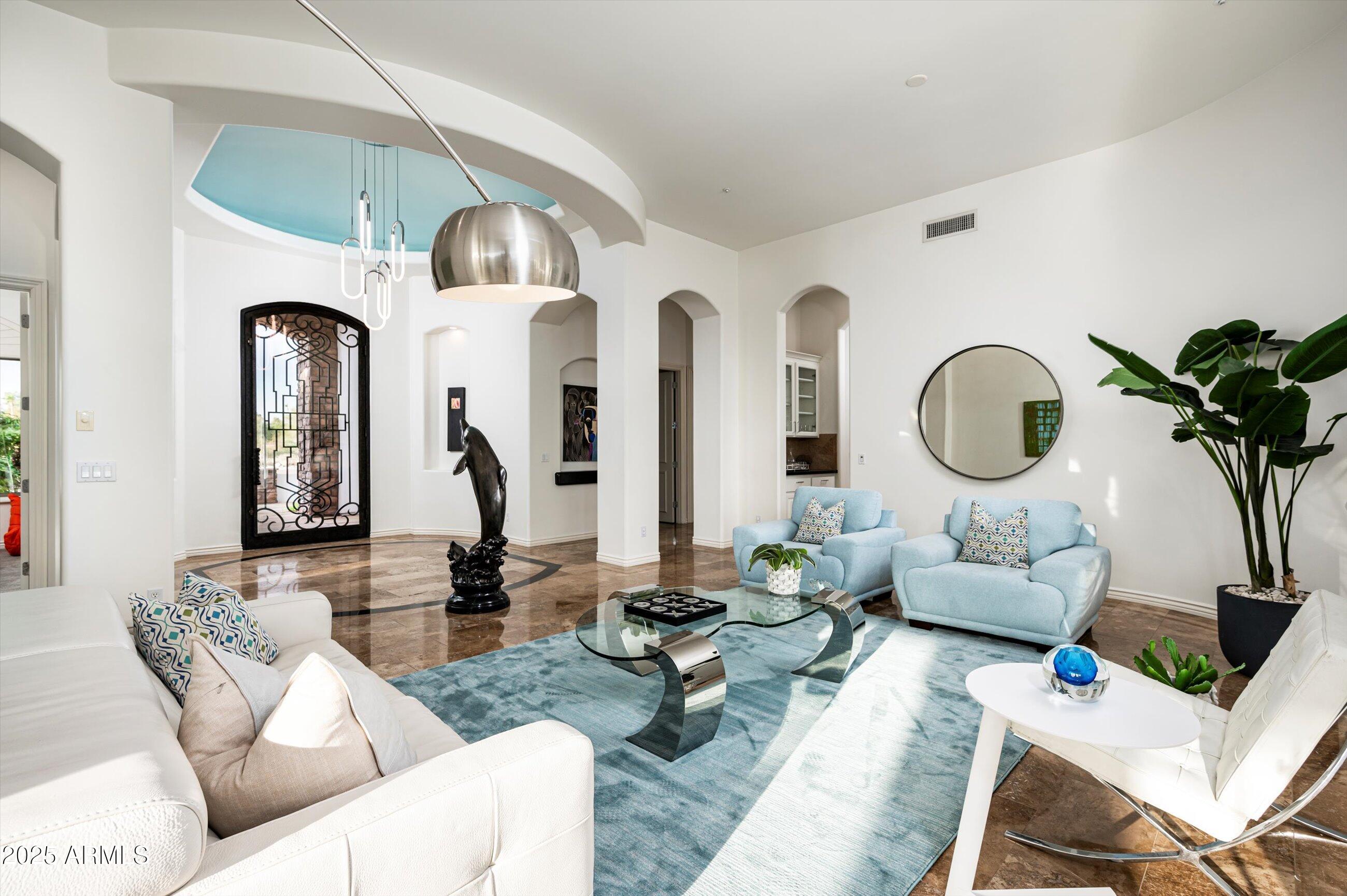 5901 E MOUNTAIN VIEW Road