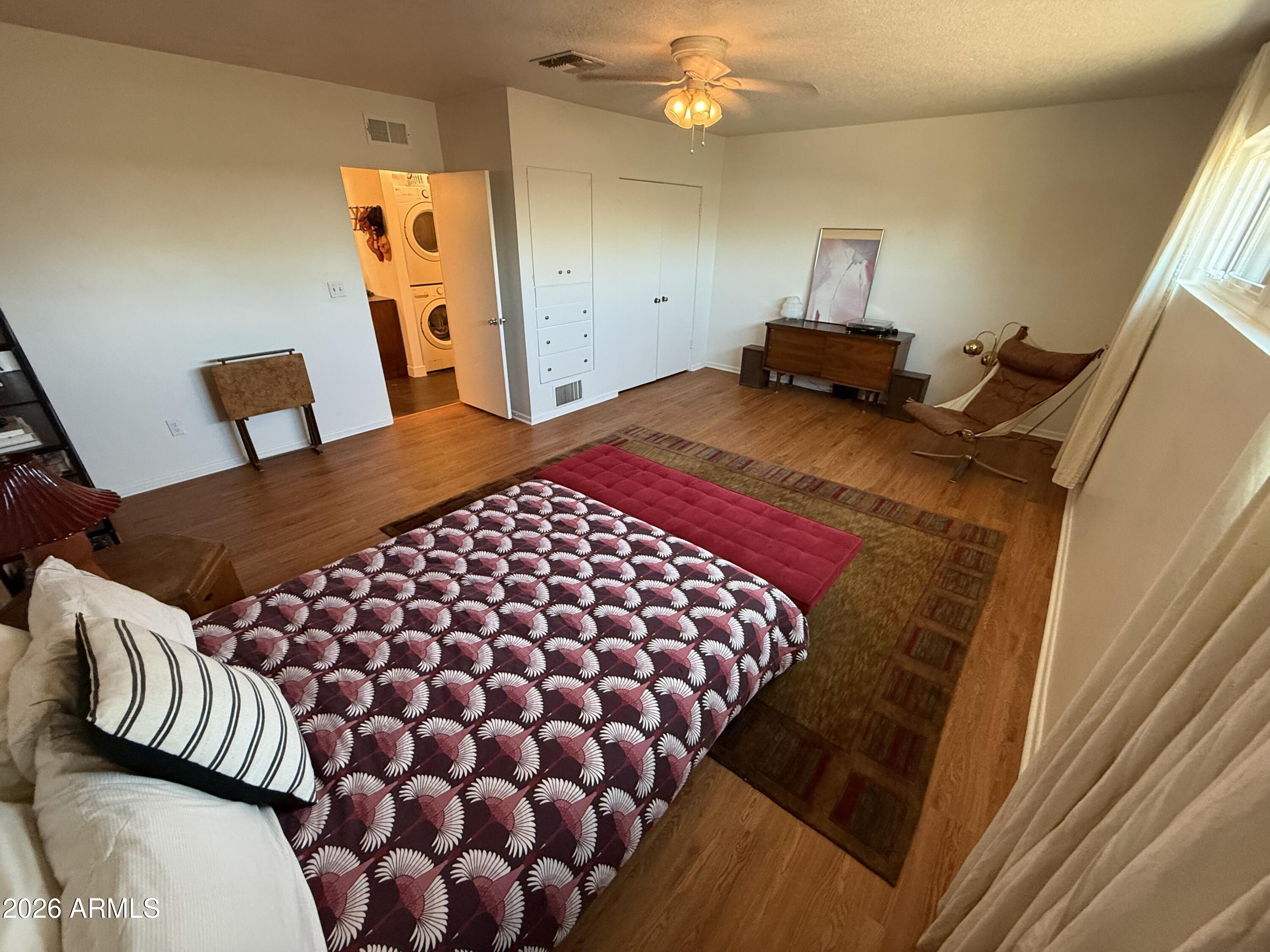 856 E VINE Avenue