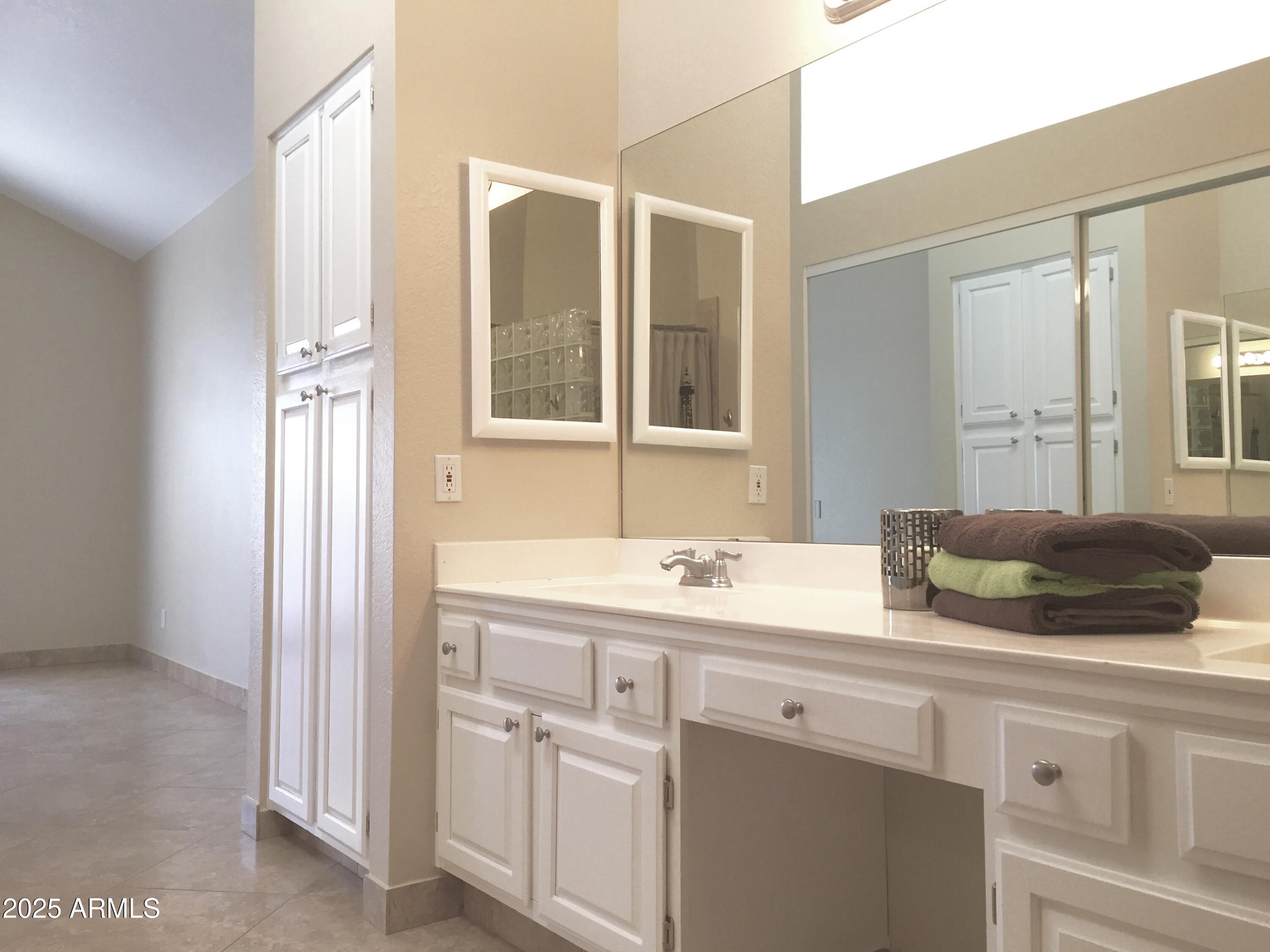 Scottsdale, Arizona 85258, United States, 3 Bedrooms Bedrooms, ,2 BathroomsBathrooms,Residential,Pending,174858