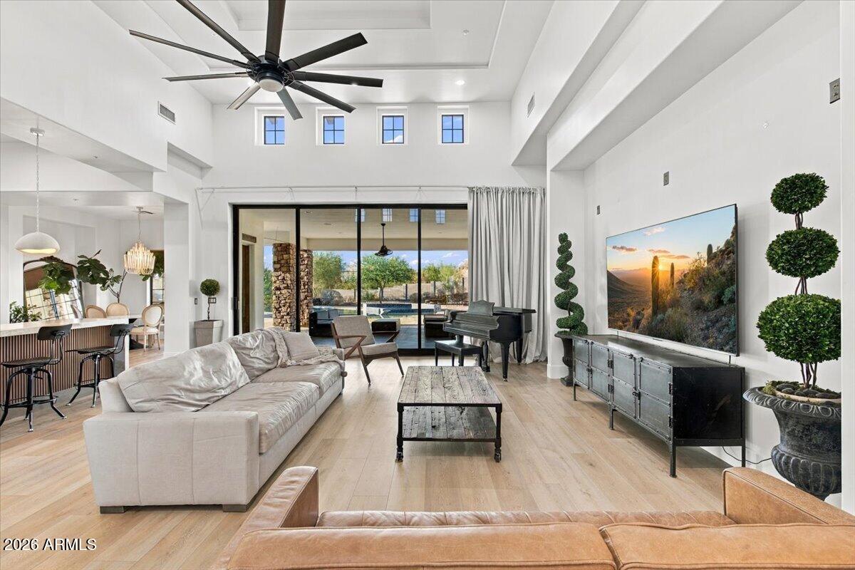 9134 W HAPPY VALLEY Road