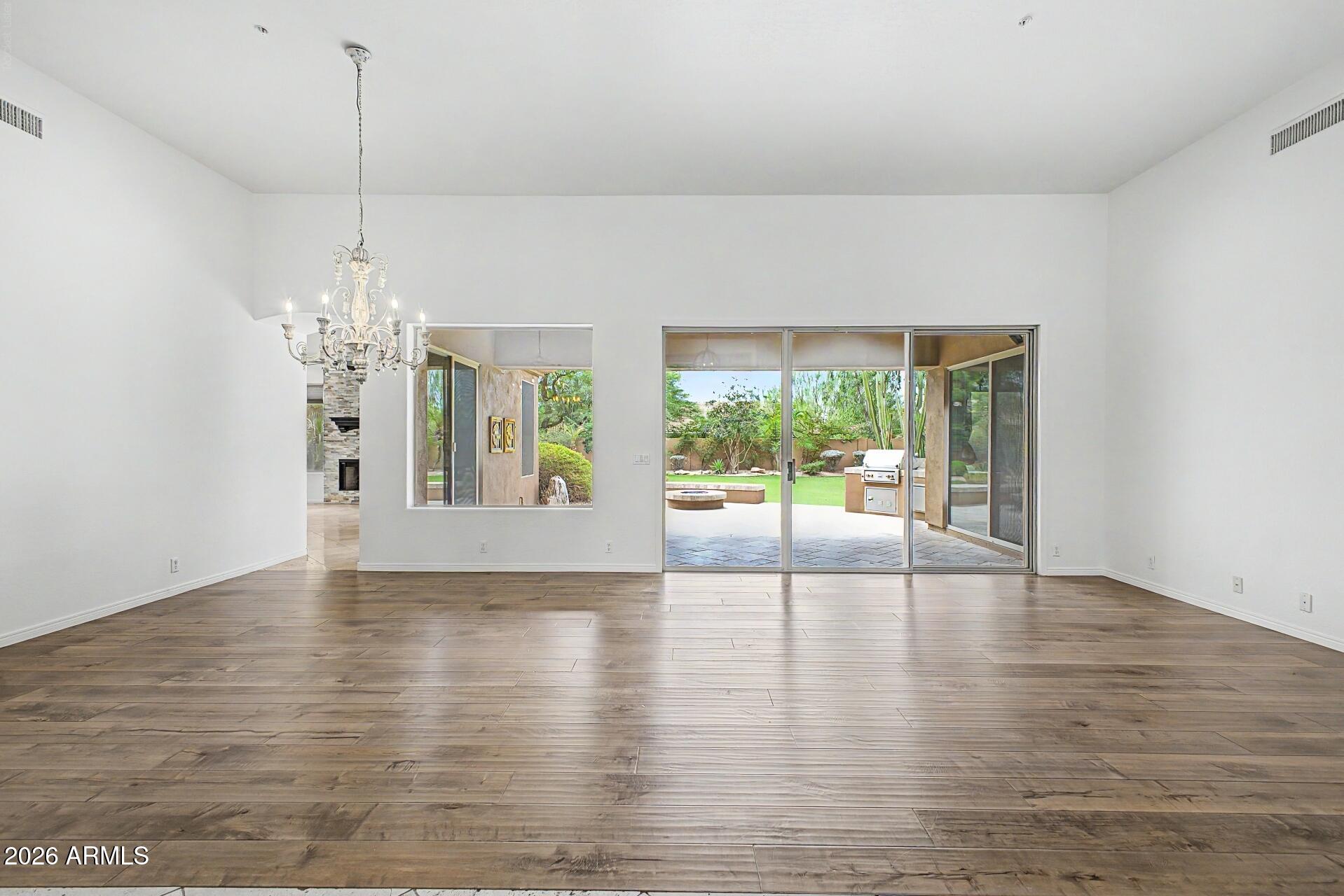 8919 E CALLE DEL PALO VERDE --