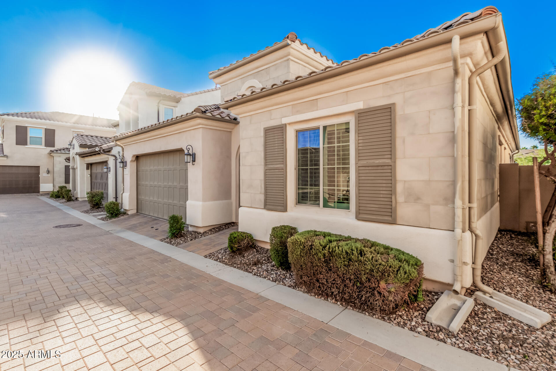 1918 W YELLOWSTONE Way