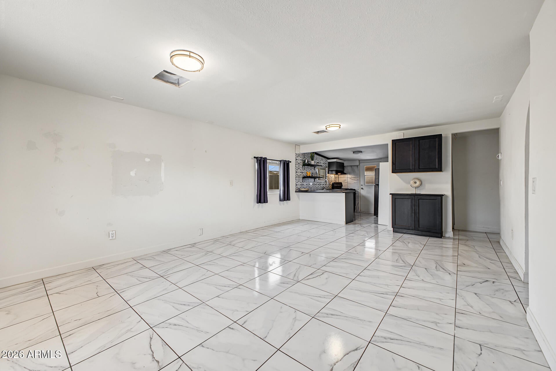 2418 E MOBILE Lane
