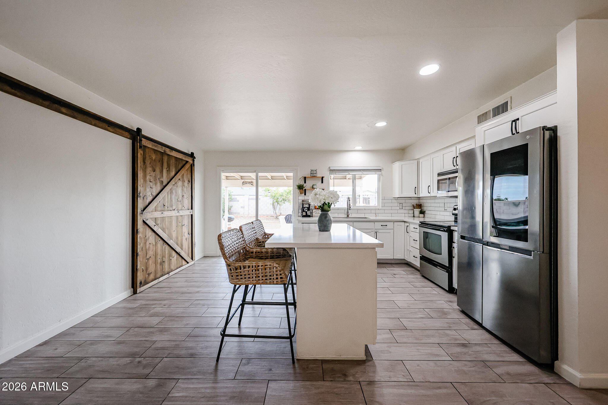 5743 S WESTFALL Avenue