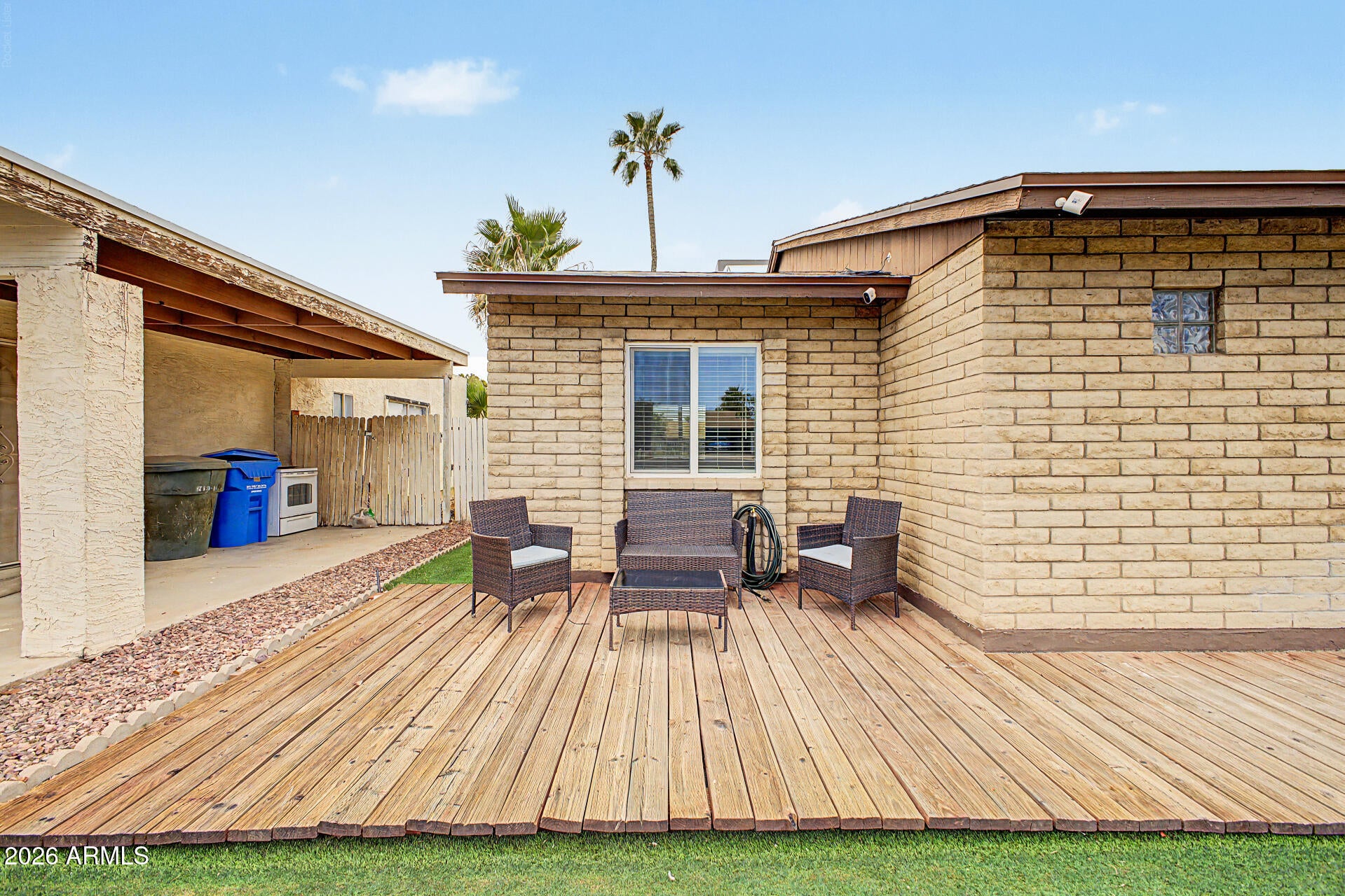 313 E SEQUOIA Drive