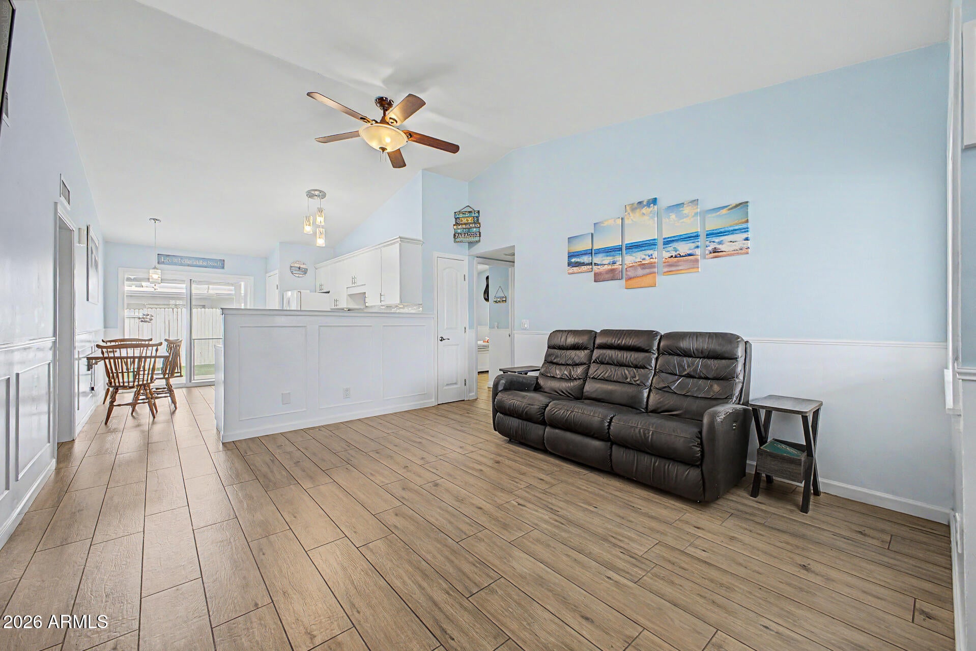 313 E SEQUOIA Drive