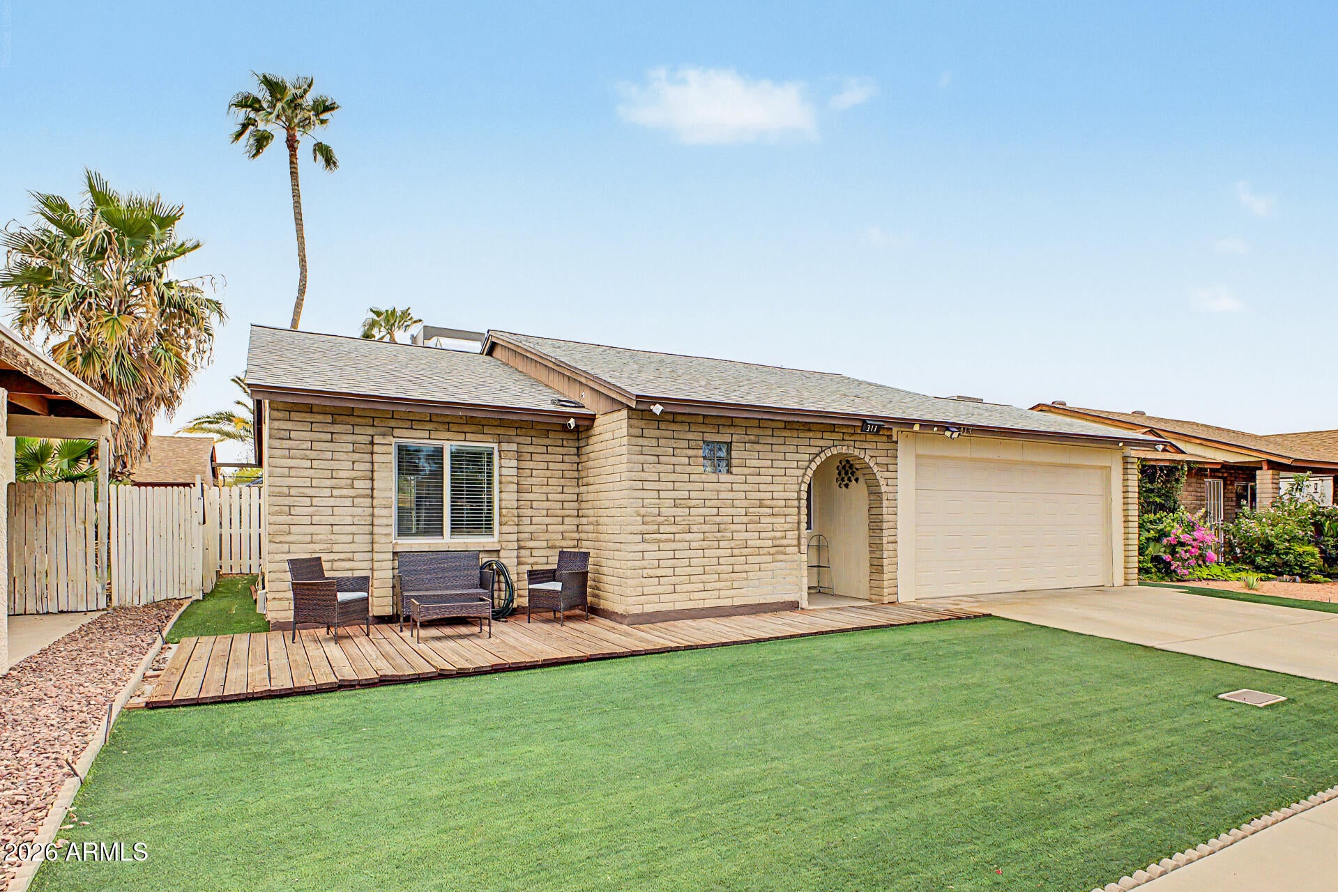 313 E SEQUOIA Drive