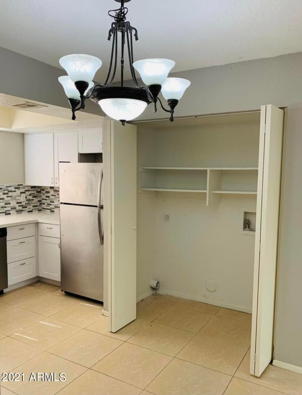 1542 W Sahuaro Drive Apt 4