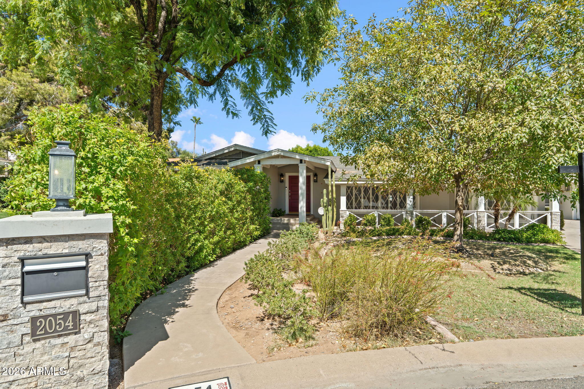 2054 E RANCHO Drive