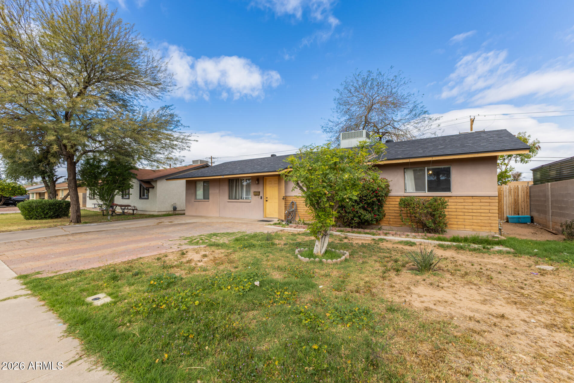 1246 E MILLETT Avenue