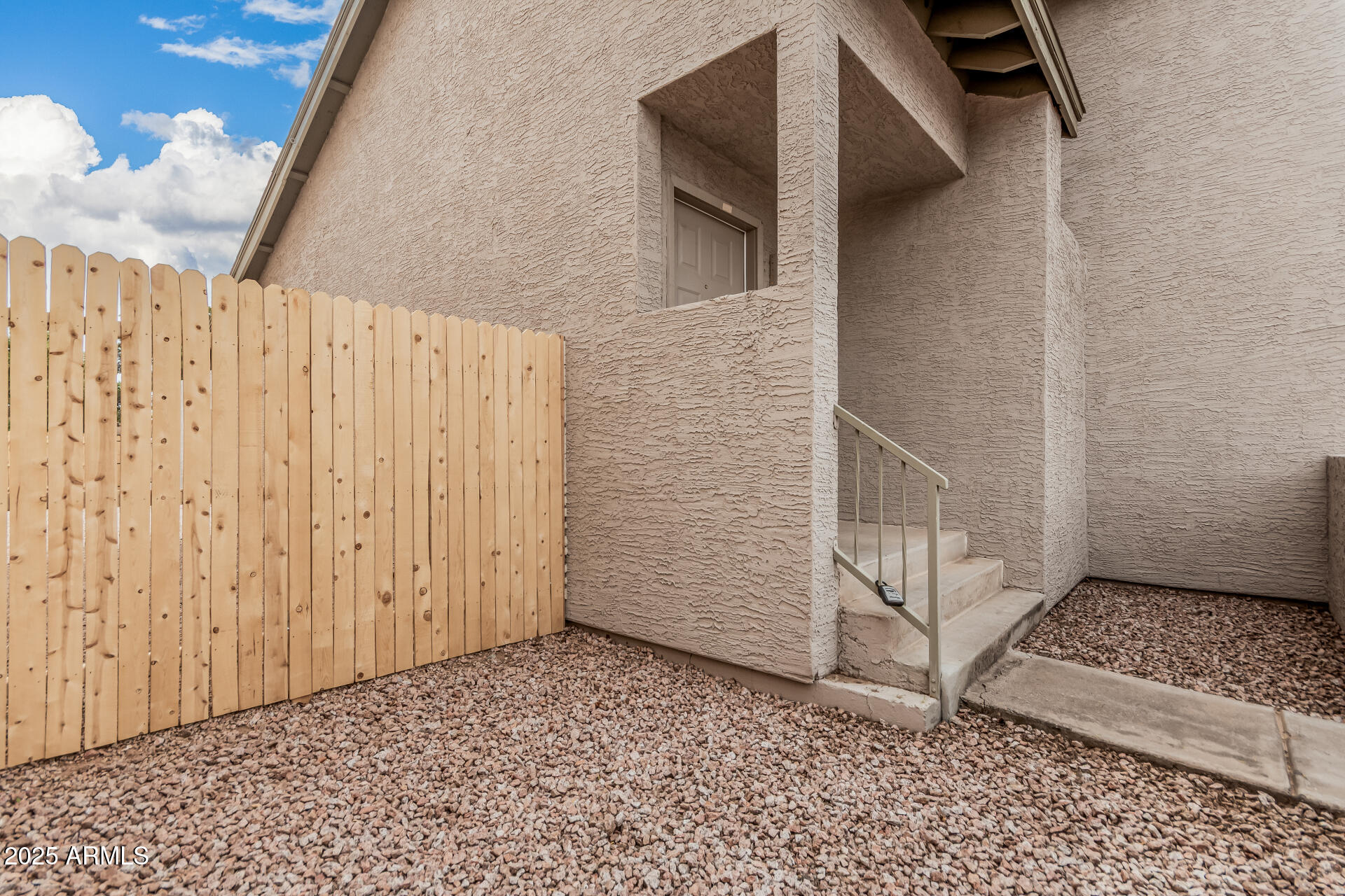 1535 N HORNE -- 35