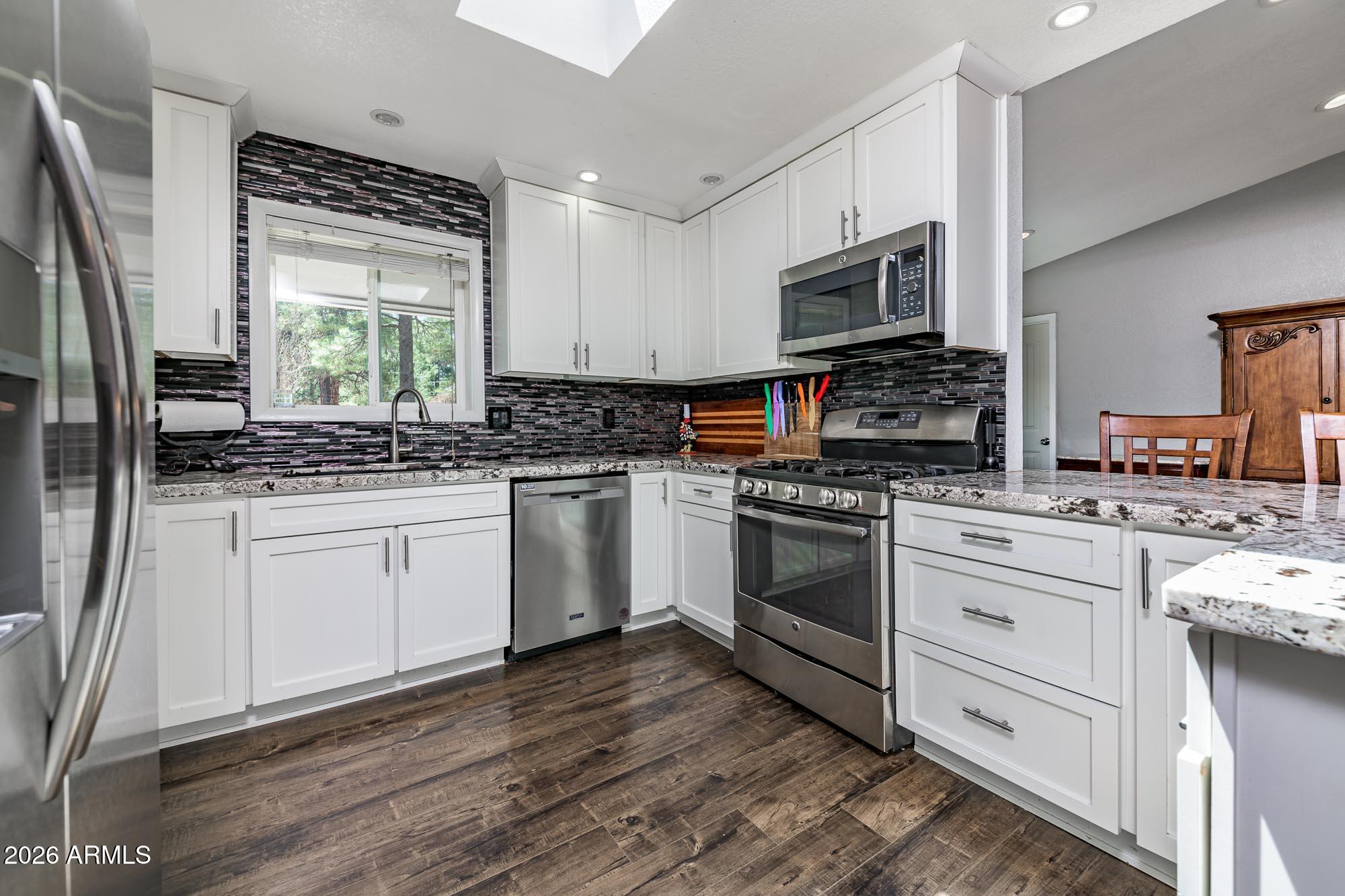 4652 E NORTHWOOD Way