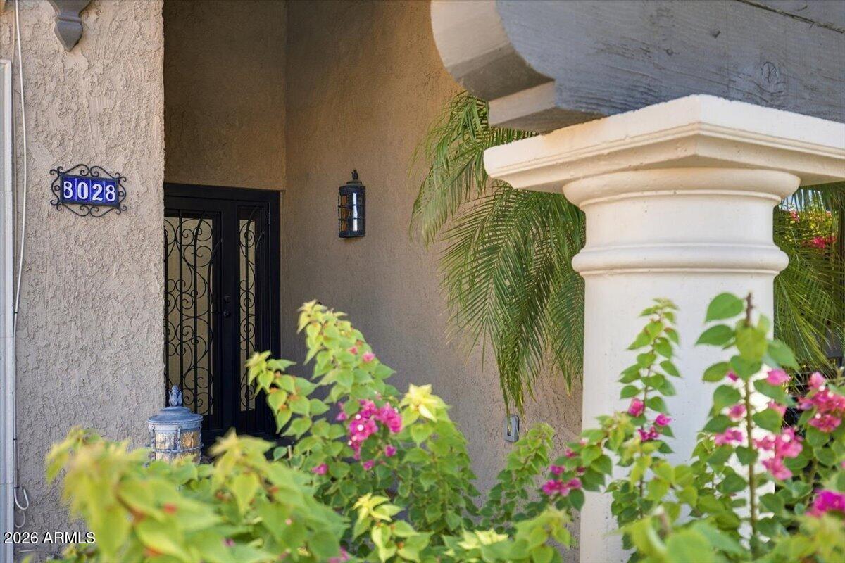 8028 E VIA DEL DESIERTO --