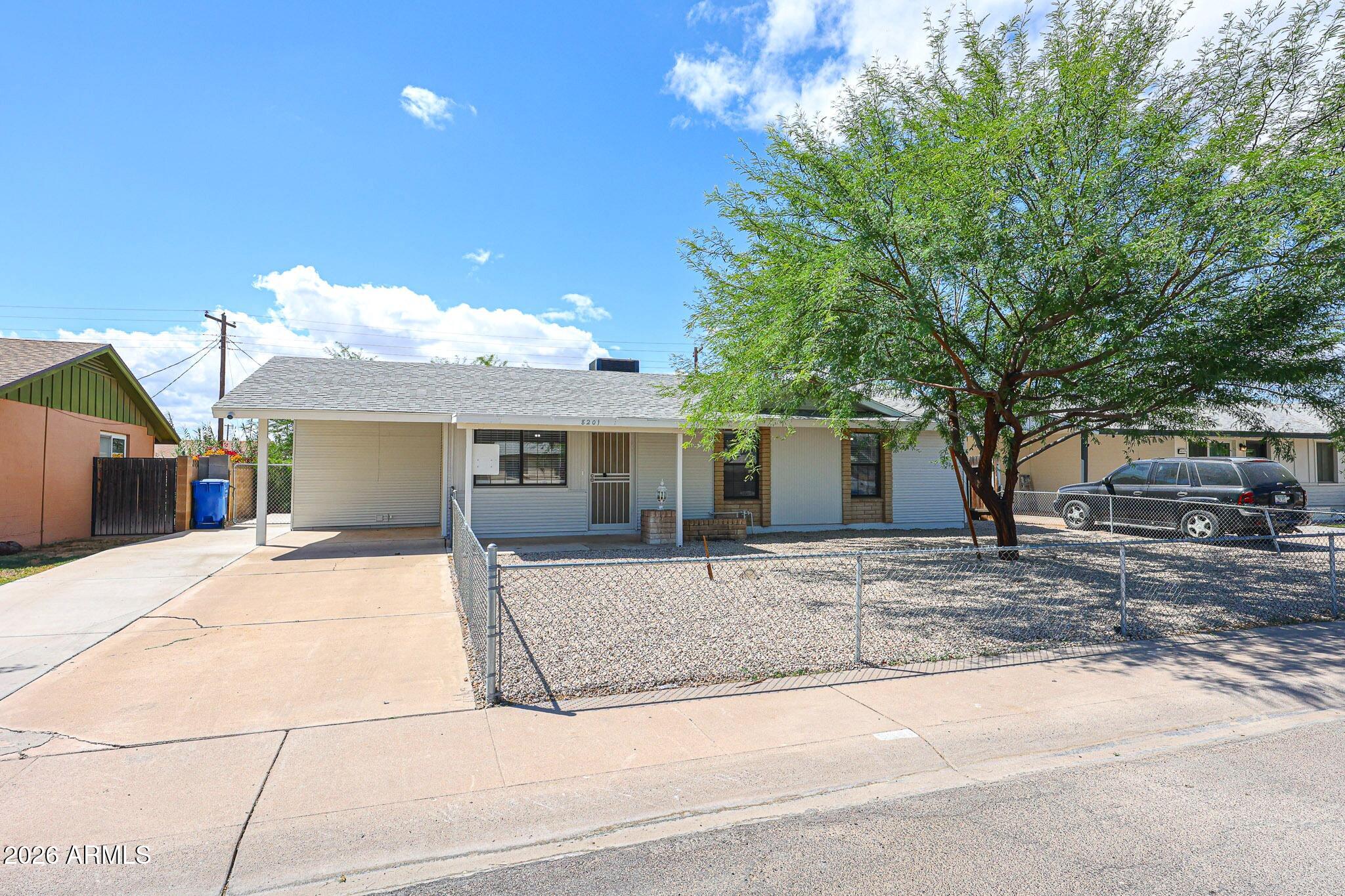 8201 W EARLL Drive